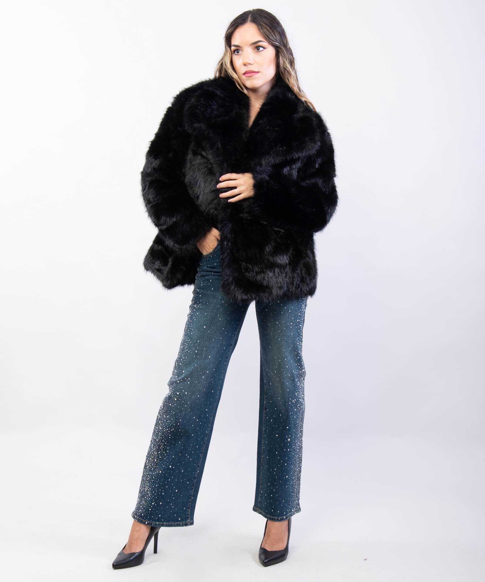 Grossiste JULIA - Veste Courte en Fausse Fourrure avec Col Châle Enveloppant