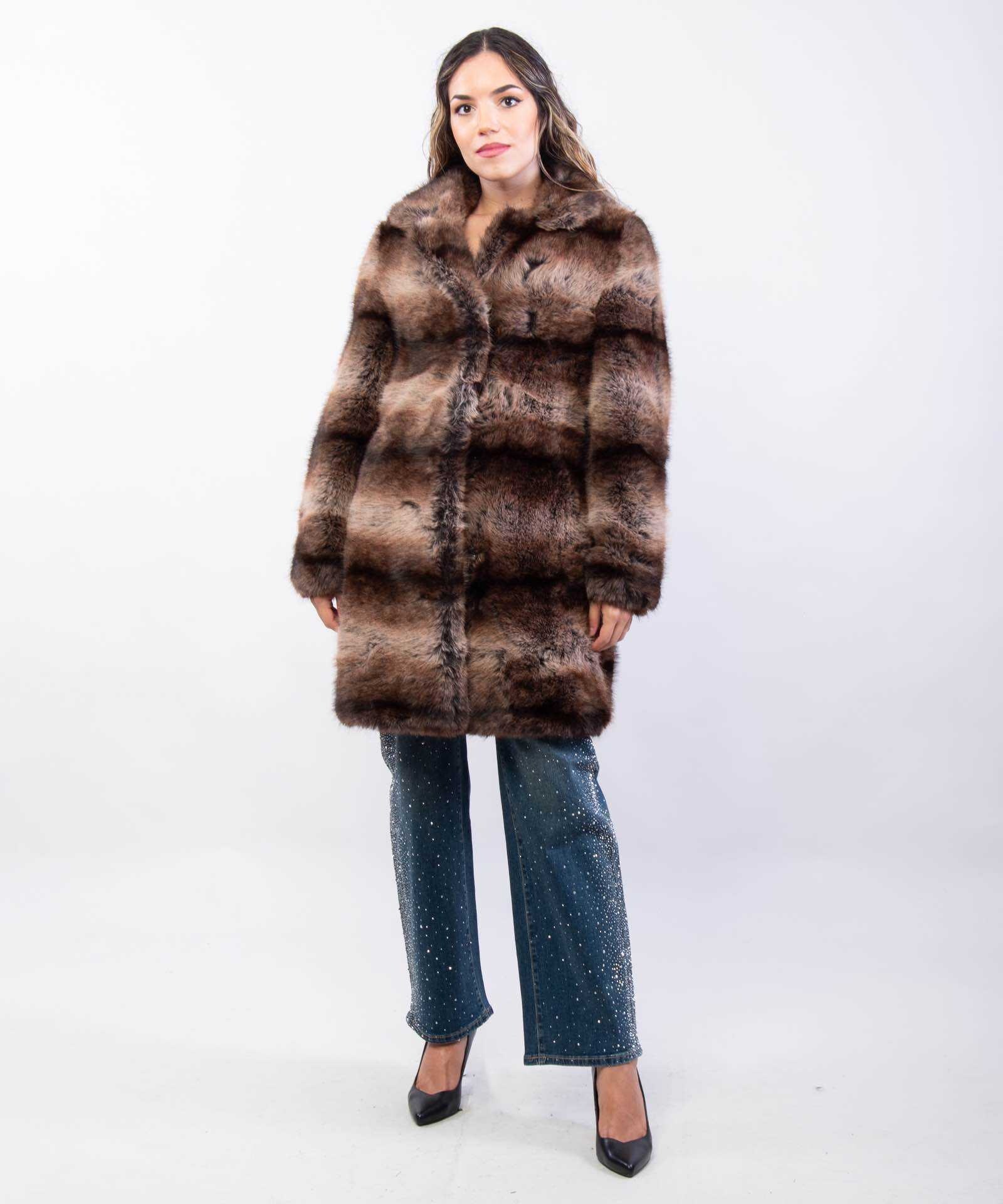 Grossista JULIA - Cappotto di lusso in eco-pelliccia di media lunghezza – A righe Ombré Marrone e Crema