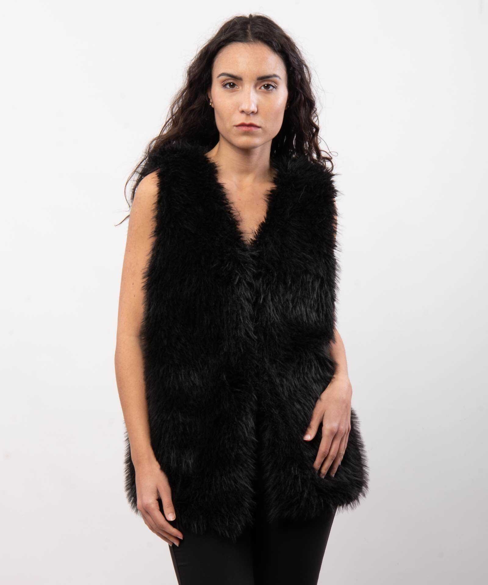 Wholesaler JULIA - Ivory Elegance Faux Fur Vest