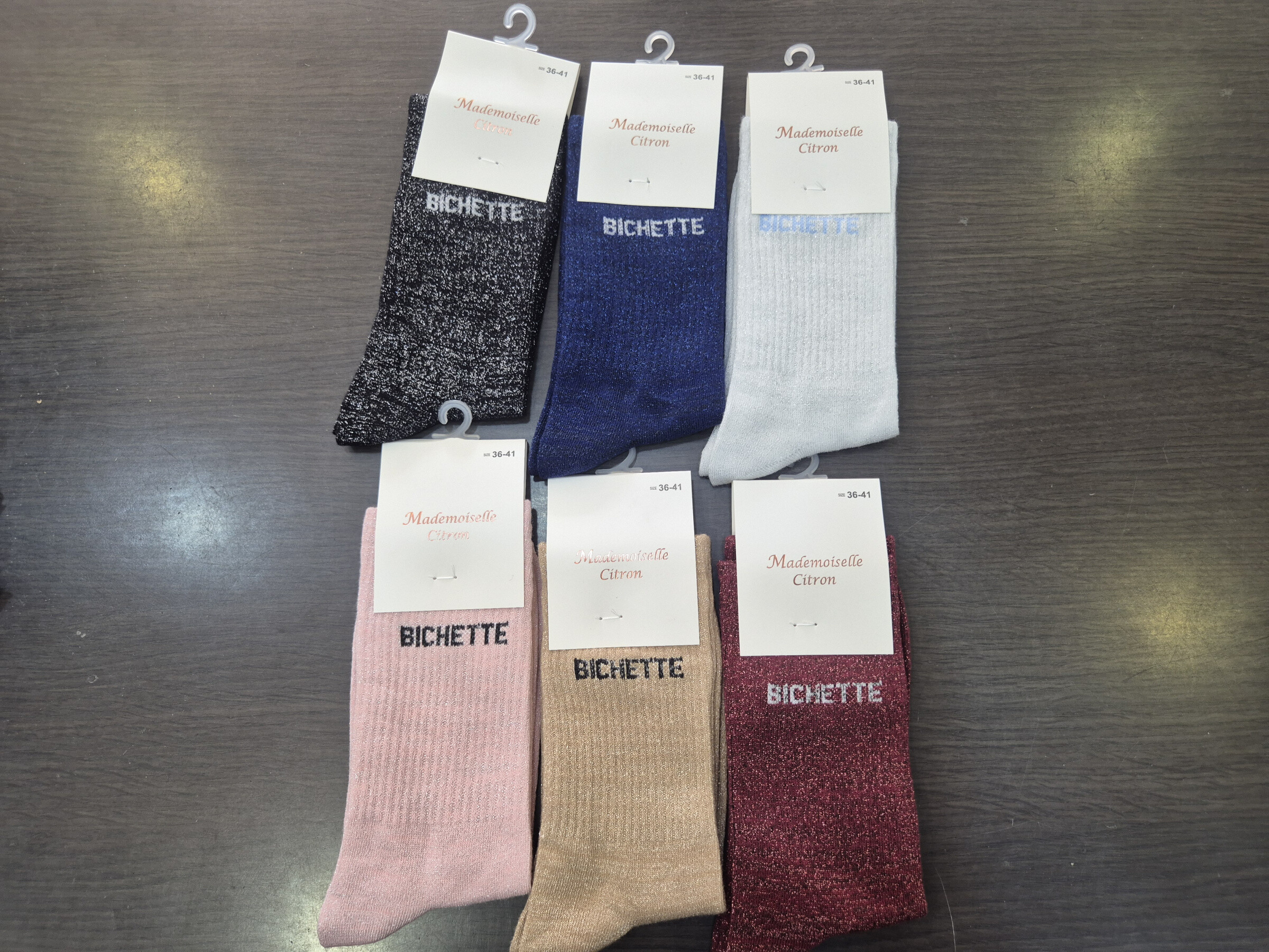 Mayorista JULIET'S&CO - Calcetines de lurex con mensaje "BICHETTE" (querida)