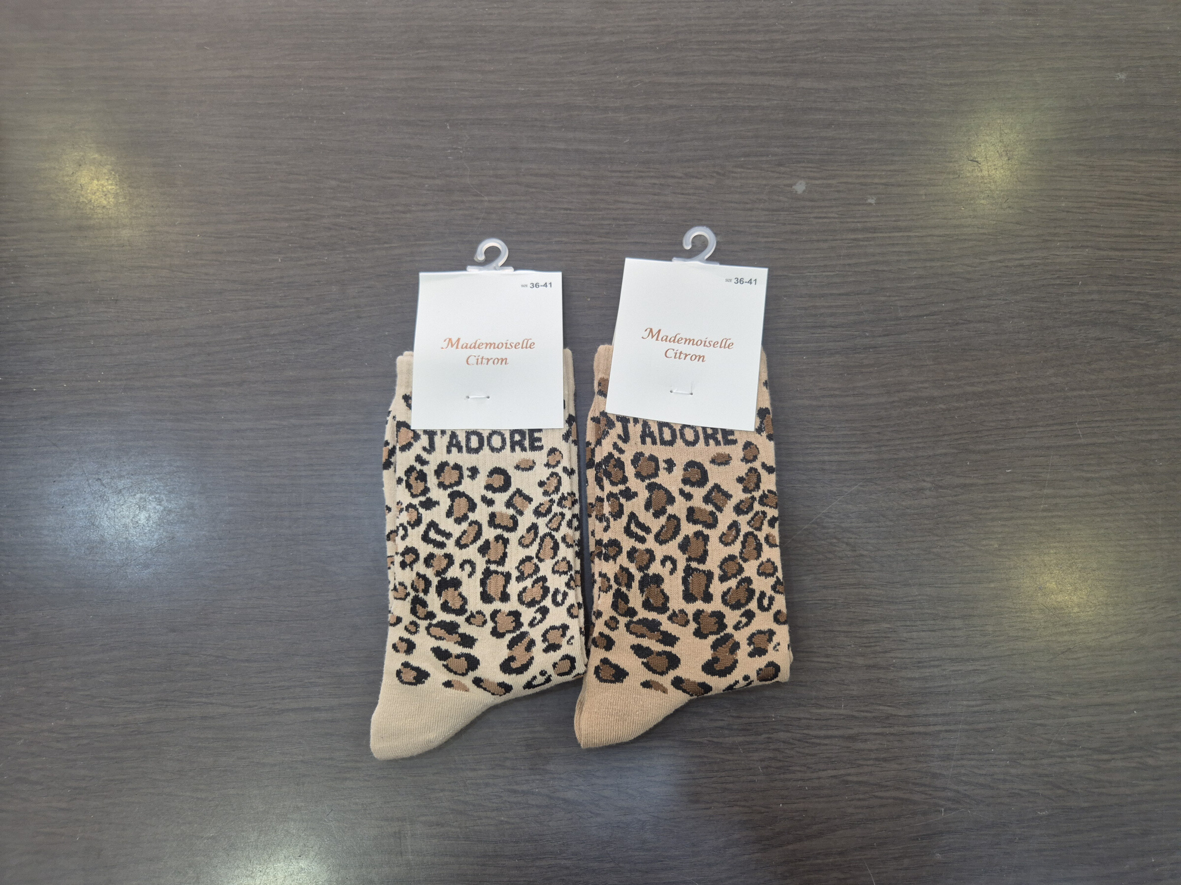 Mayorista JULIET'S&CO - Calcetines de leopardo con mensaje 'J'ADORE' (adoro)