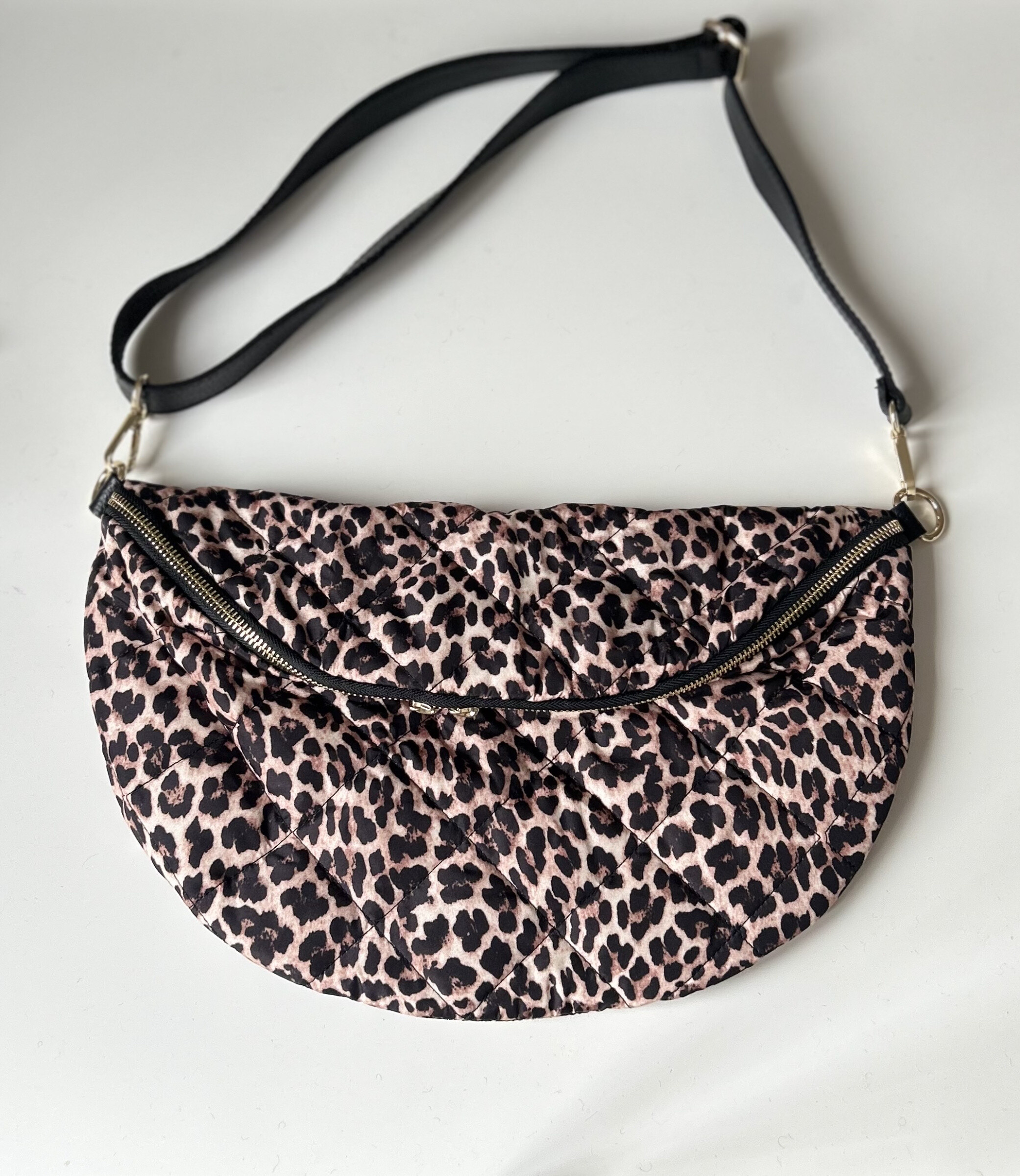 Mayorista JULIET'S&CO - Bolso bandolera grande con estampado “leopardo”