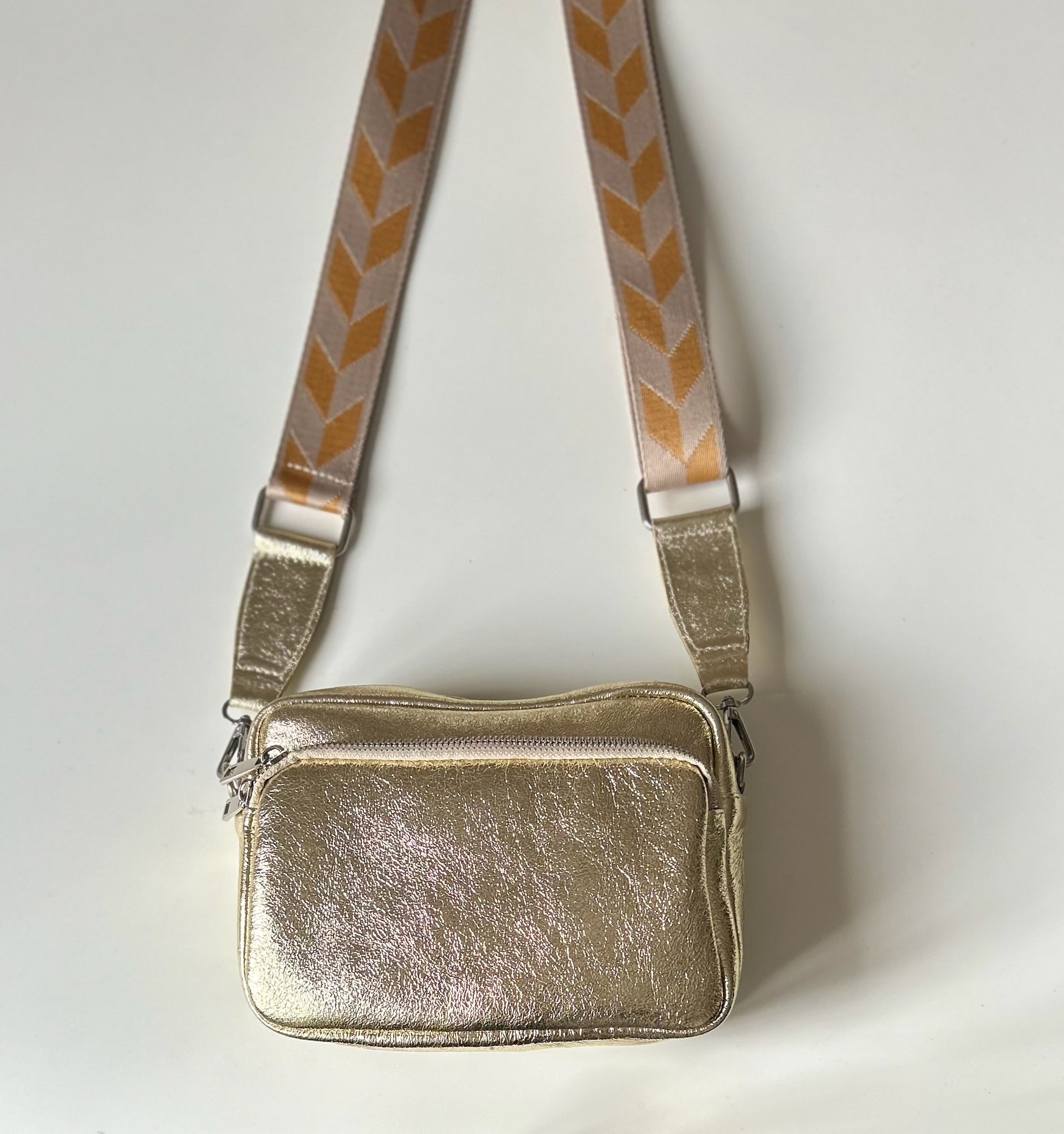 Wholesaler JULIET'S&CO - Bag with shoulder strap "shiny"