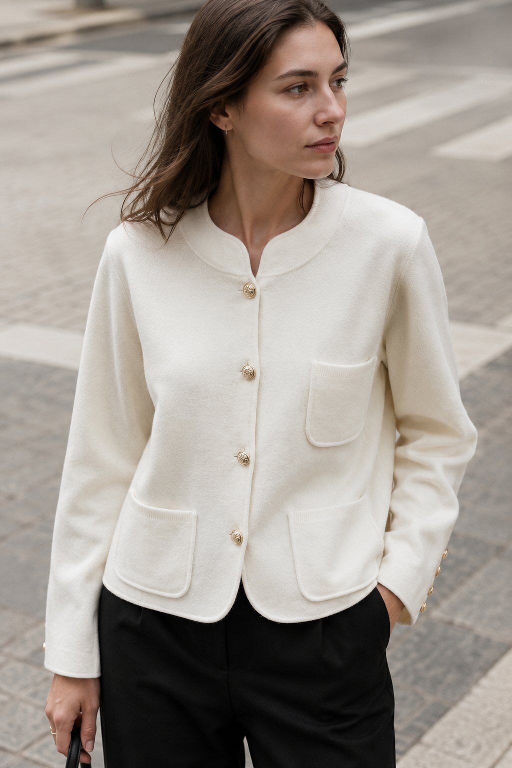 Grossiste Justine&co Italy - Veste en Maille Premium à Boutons Dorés