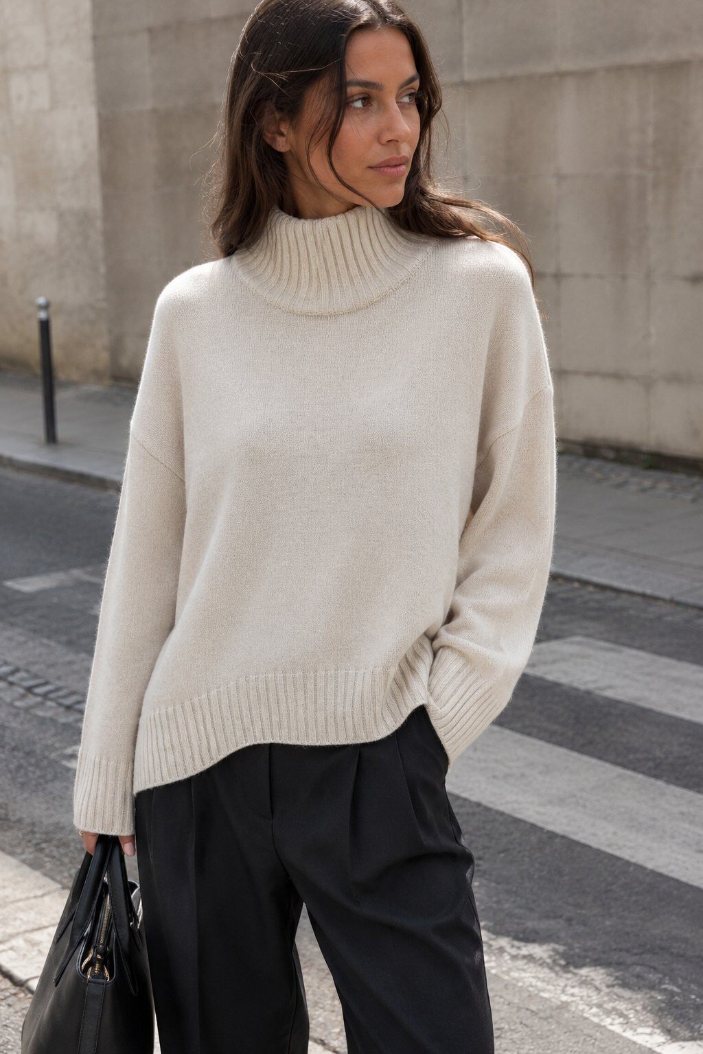 Wholesaler Justine&co Italy - Women's Soft Knit Turtleneck Sweater in Ecru – Classic Fit