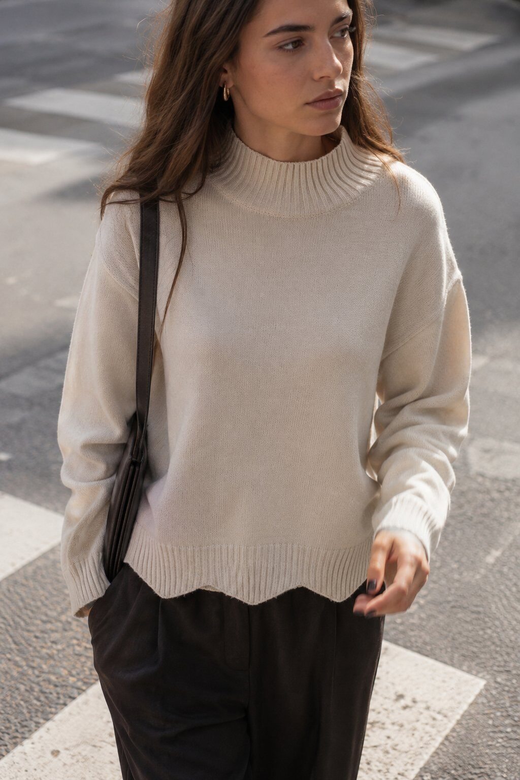 Wholesaler Justine&co Italy - Women's Soft Knit Turtleneck Sweater in Ecru – Relaxed Fit