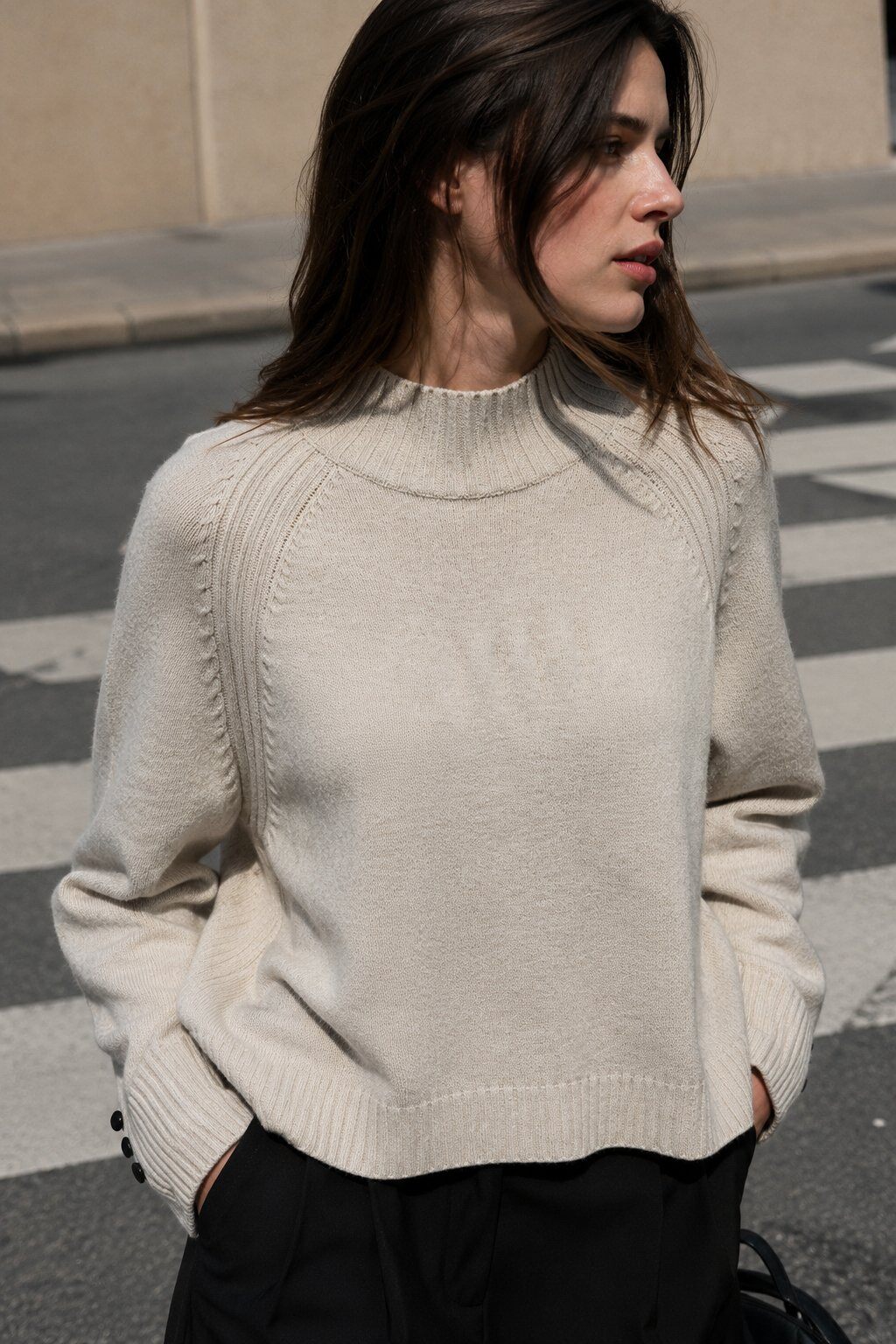 Wholesaler Justine&co Italy - SOFT KNIT SWEATER WITH BLACK BUTTONS ON THE SLEEVES