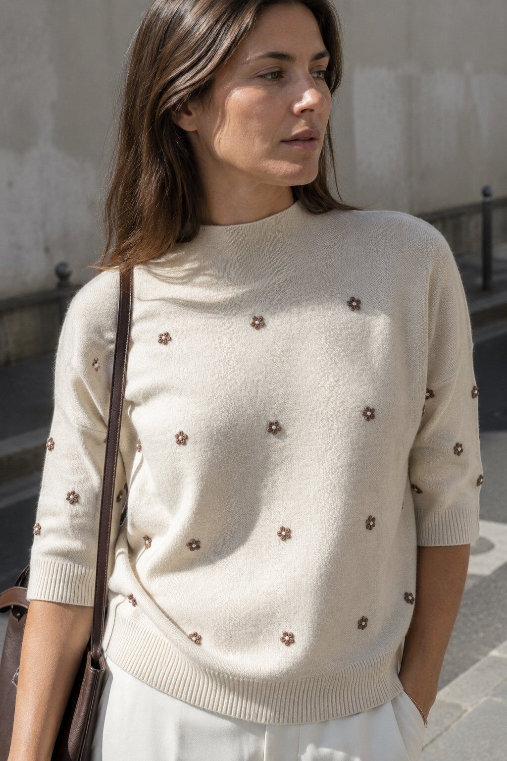 Wholesaler Justine&co Italy - Ecru Knit Sweater with Embroidered Floral Patterns