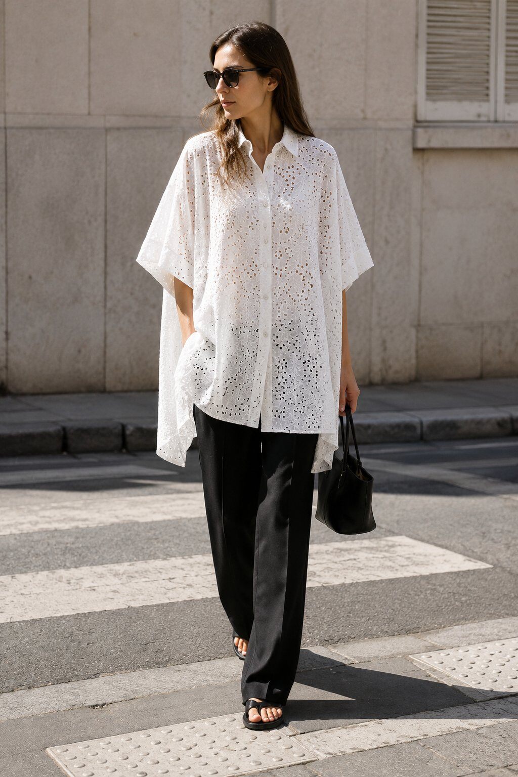Grossiste Justine&co - Chemise oversize broderie anglaise