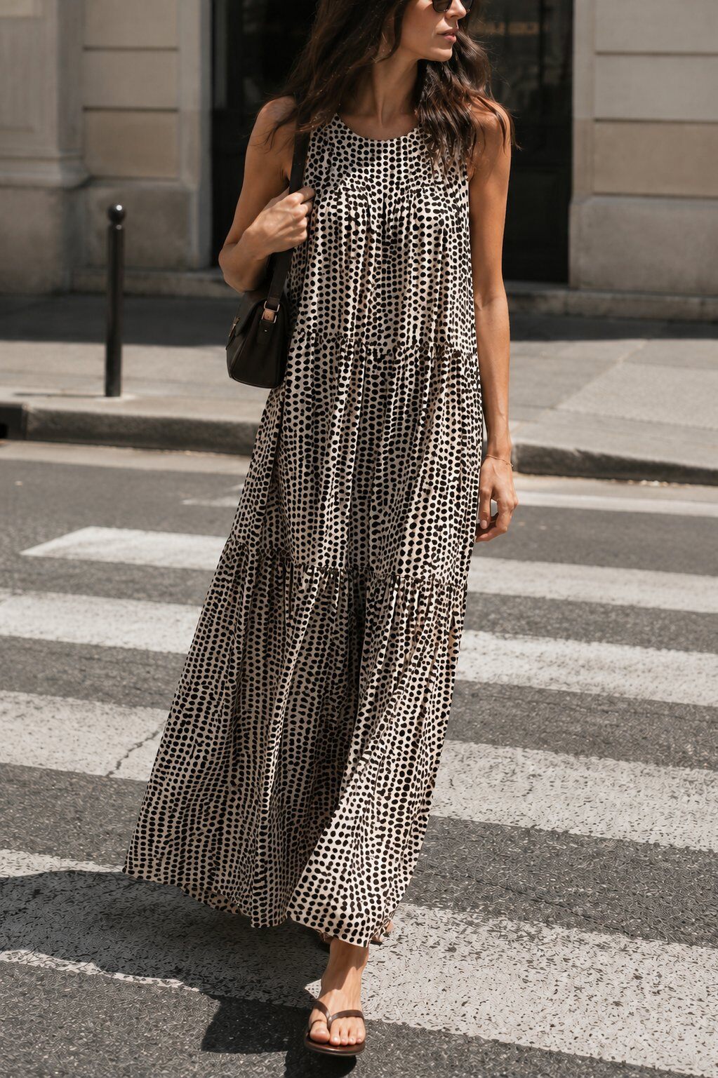 Grossiste Justine&co - Robe longue sans manches à pois coupe fluide