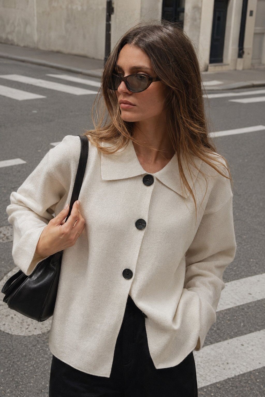 Mayorista Justine&co - Cárdigan de Punto con Cuello de Camisa y Botones en Contraste – Crudo