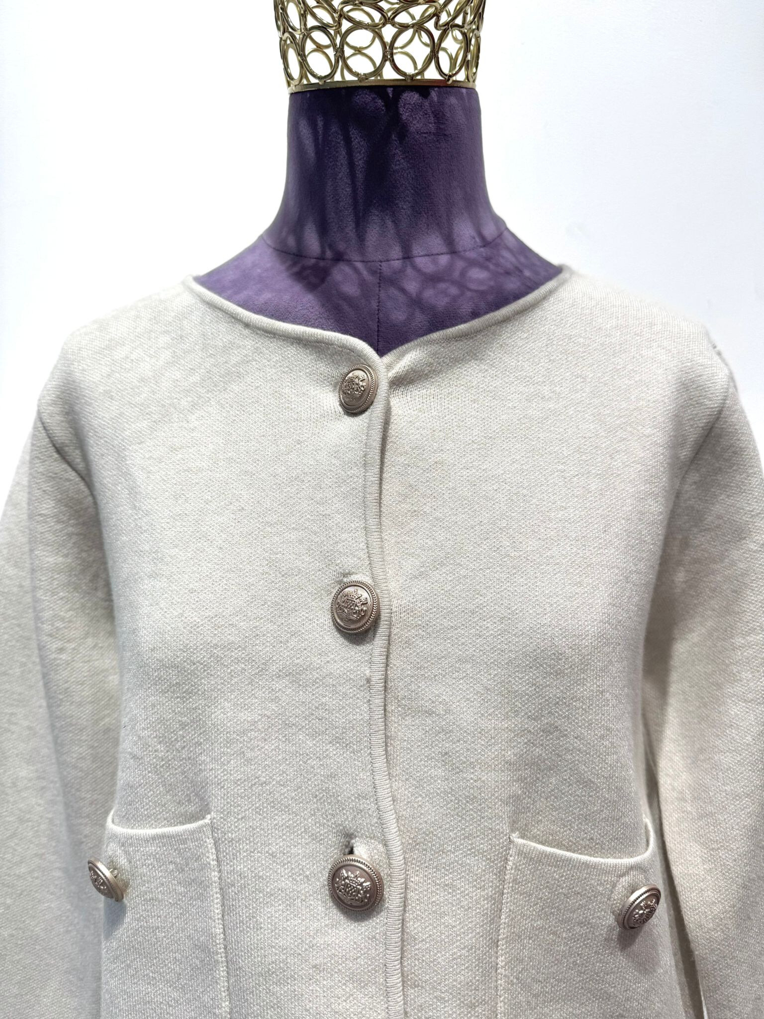 Grossista Justine&co - Gilet corto con bottoni dorati e tasca