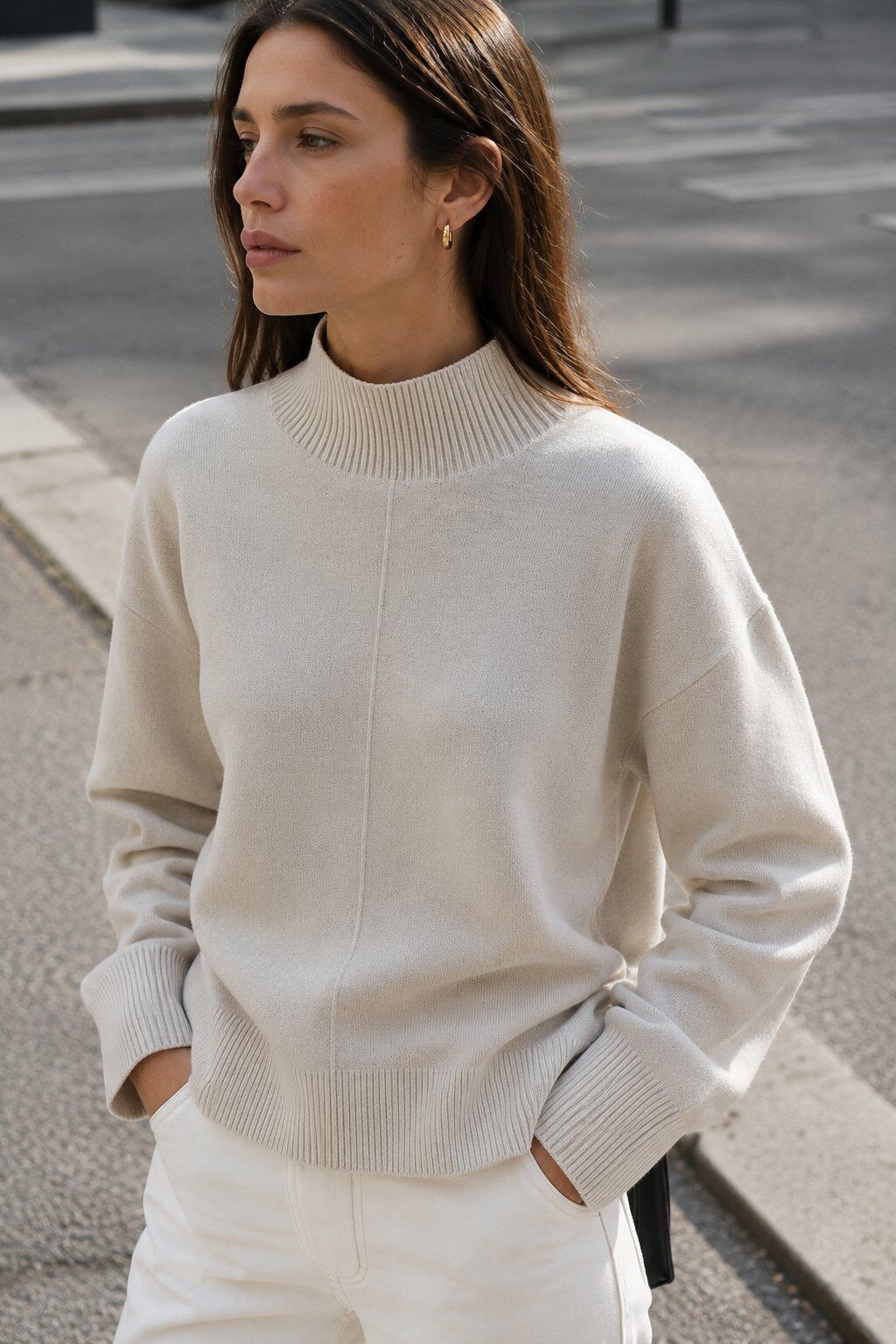 Grossiste Justine&co - PULL COL MONTANT EN MAILLE À COUPE AMPLE