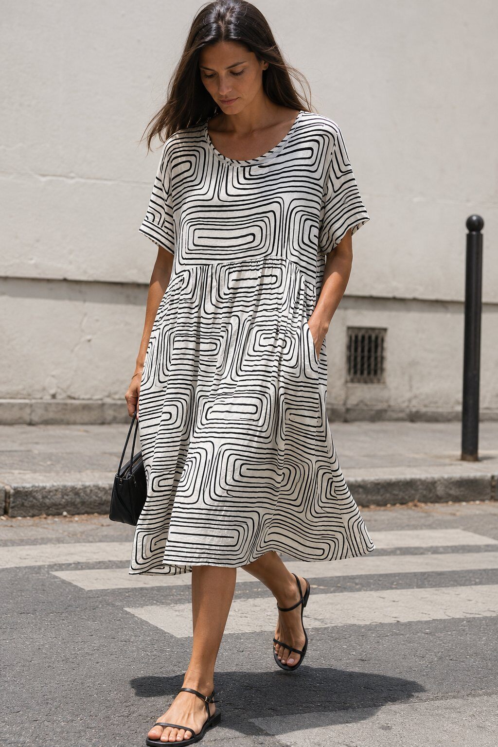 Mayorista Justine&co - Vestido fluido estampado con cuello redondo
