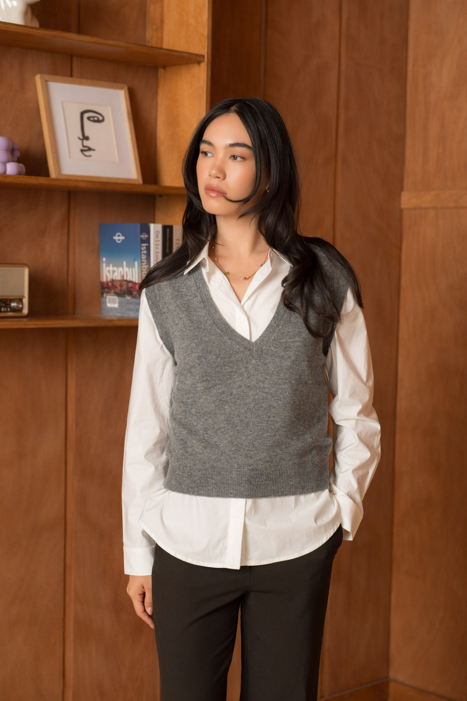 Wholesaler jw.atelier - 100% Cashmere Sleeveless V-Neck Sweater