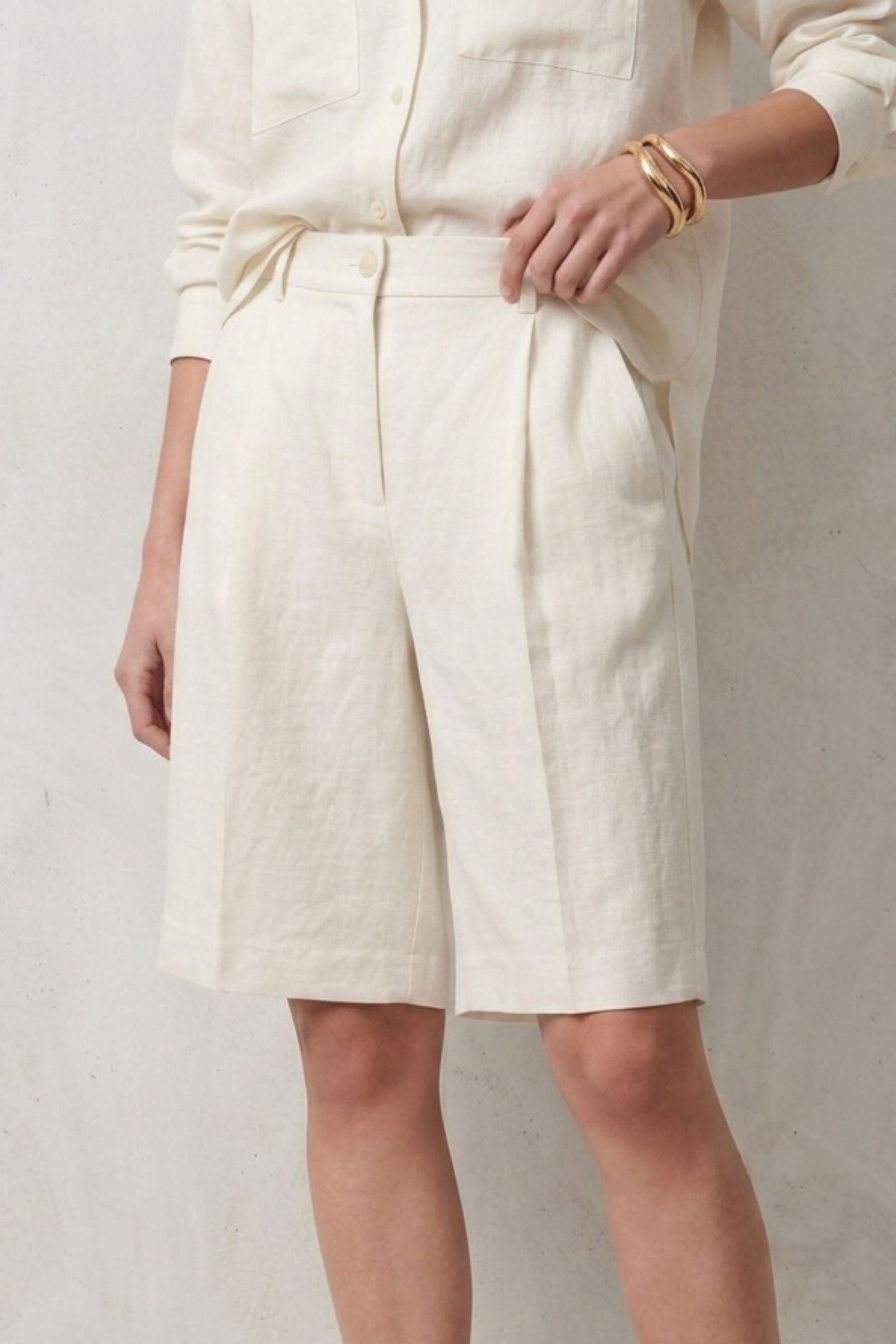 Wholesaler jw.atelier - Linen & Lyocell Bermuda Shorts