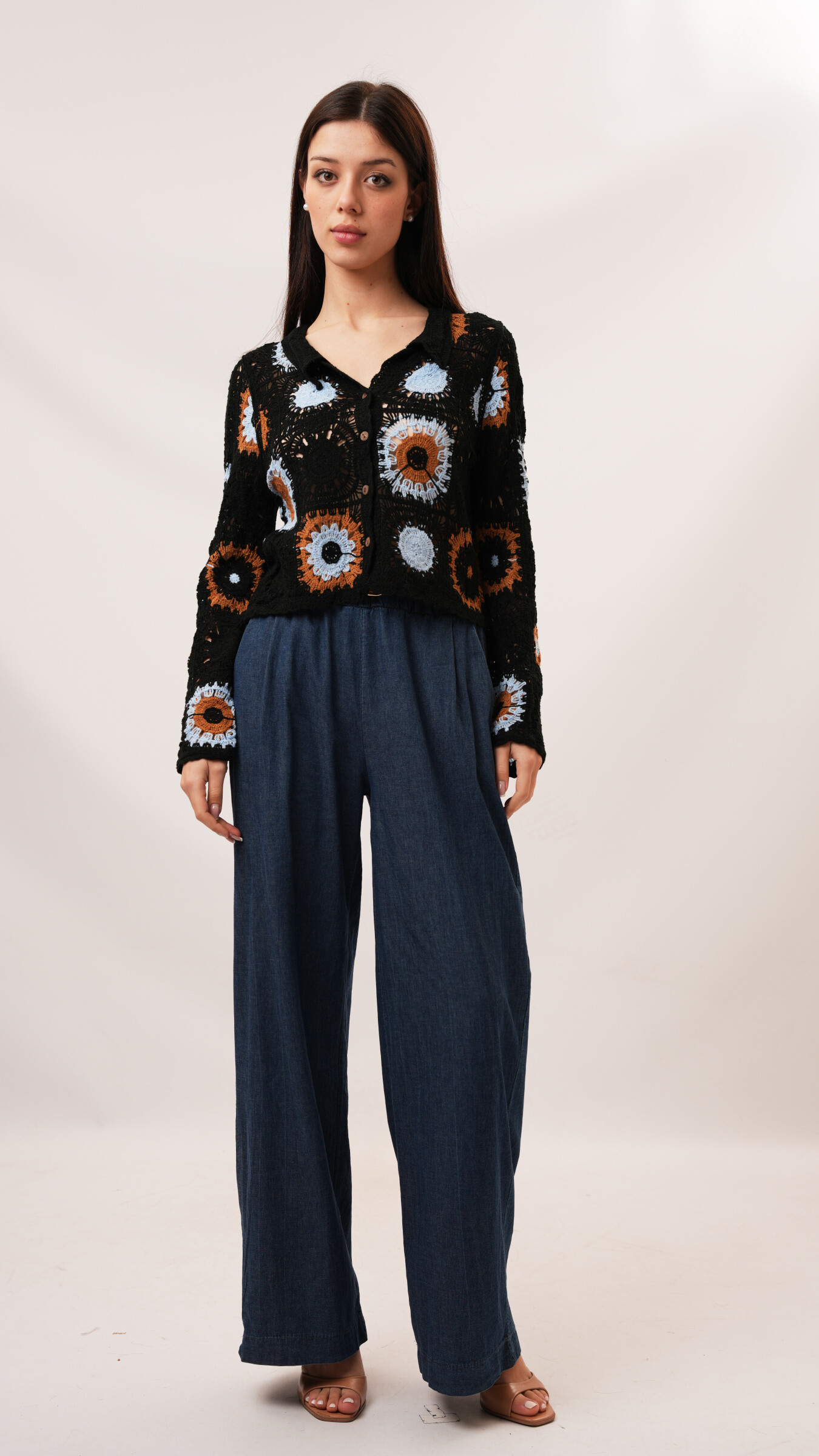 Wholesaler K1 - Crochet cardigan with multicolor floral motif