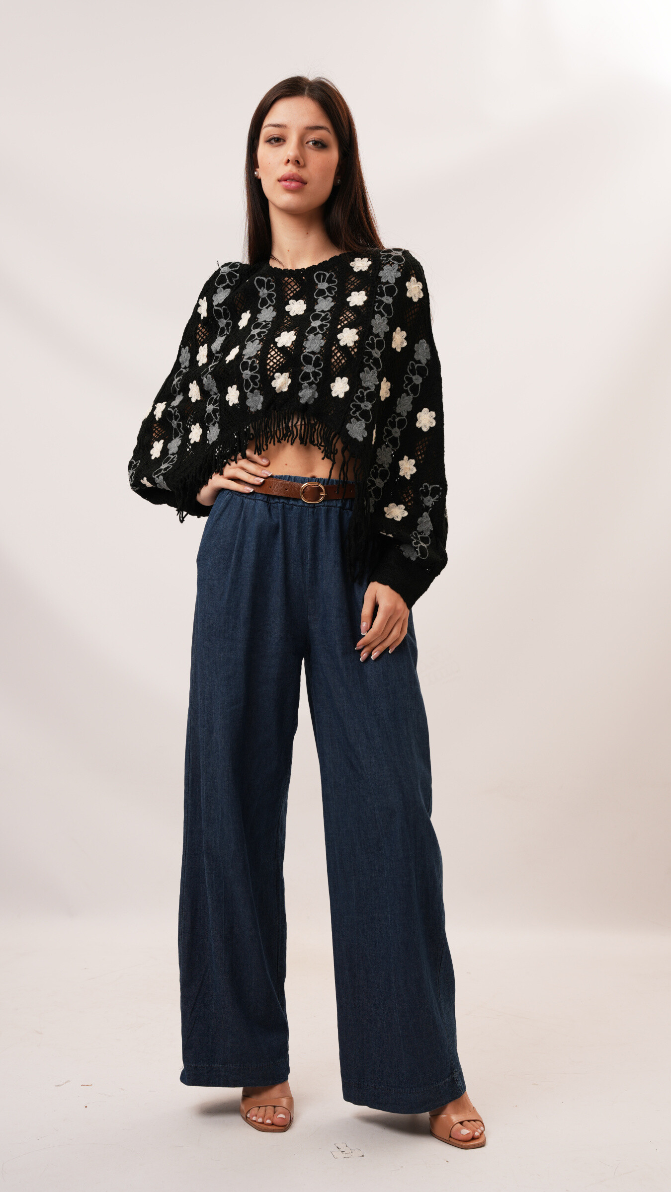 Grossiste K1 - Crochet Poncho avec des motifs floraux et des franges