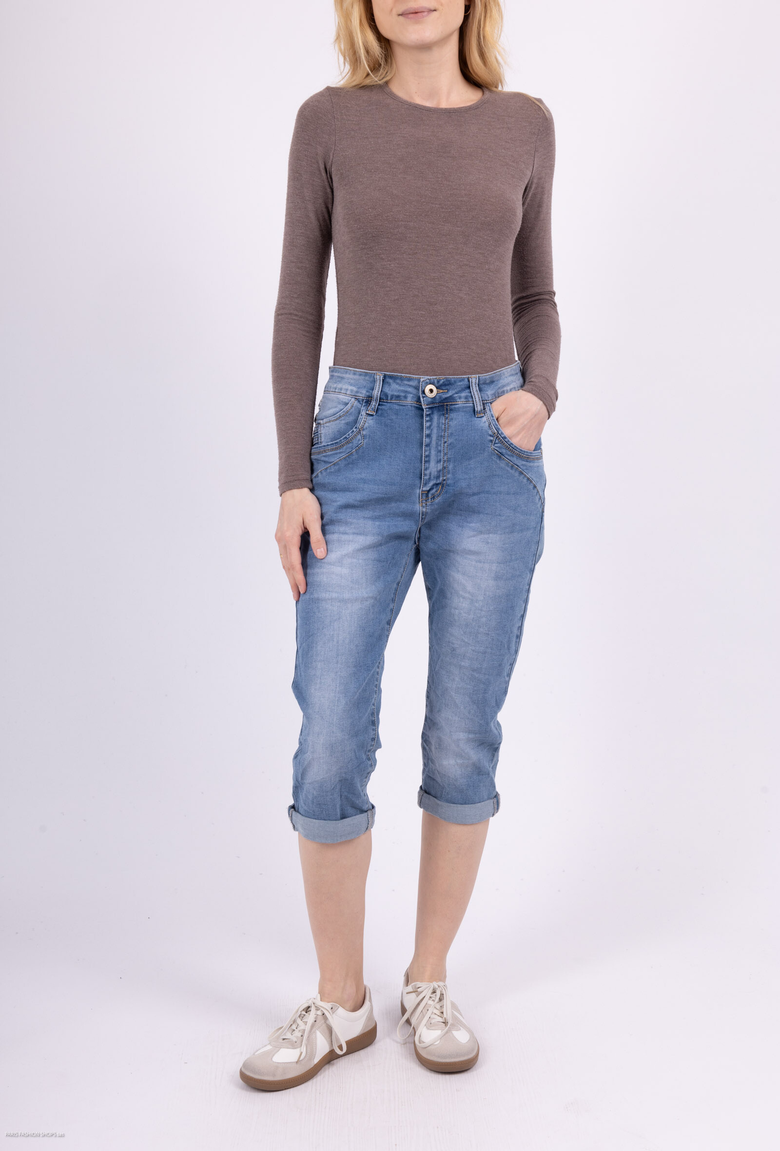 Grossiste Karostar - JEANS PANTACOURTS FORME BOYFRIEND