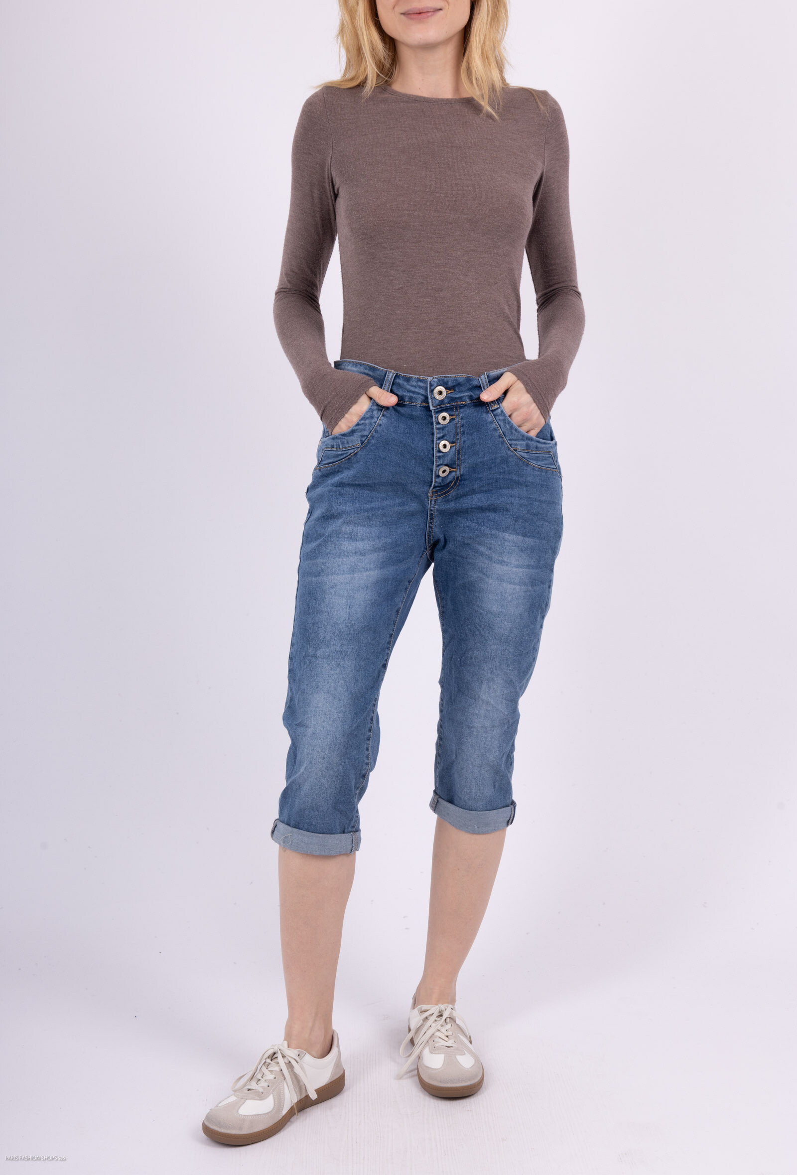Grossiste Karostar - JEANS PANTACOURTS FORME BOYFRIEND