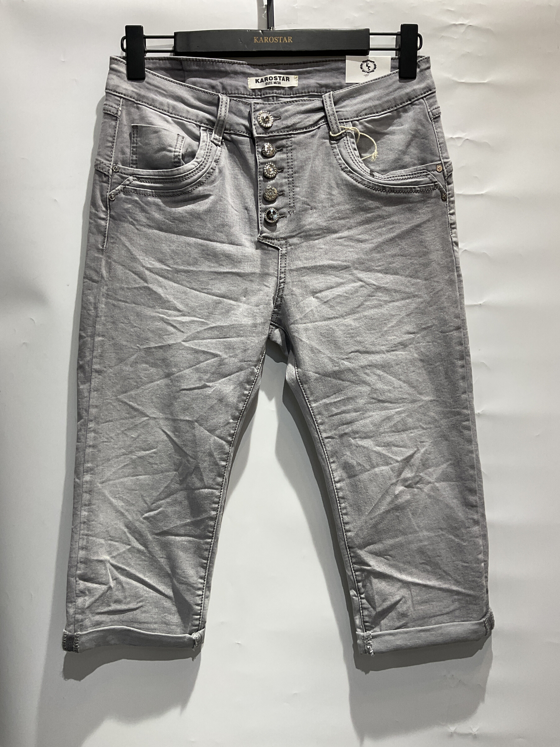 Grossiste Karostar - JEANS PANTACOURTS FORME BOYFRIEND