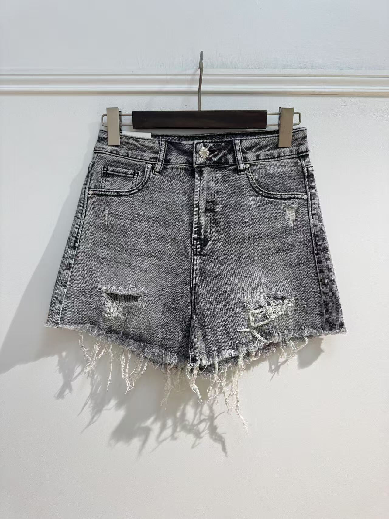 Grossiste Kathy Jeans - Short gris strech déchiré