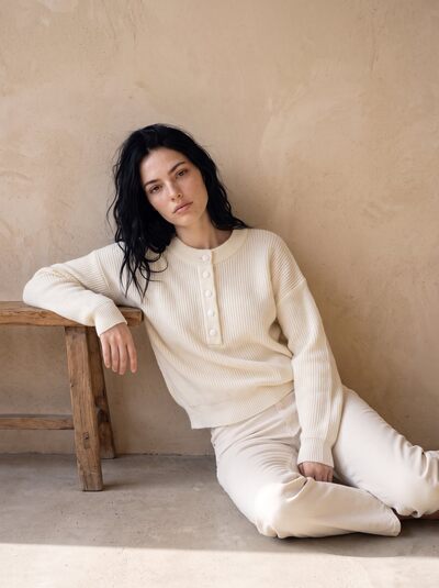Grossista KELIE - Maglione in maglia da donna con collo rotondo e maniche lunghe Grossista KELIE - Maglione in maglia da donna con collo rotondo e maniche lunghe