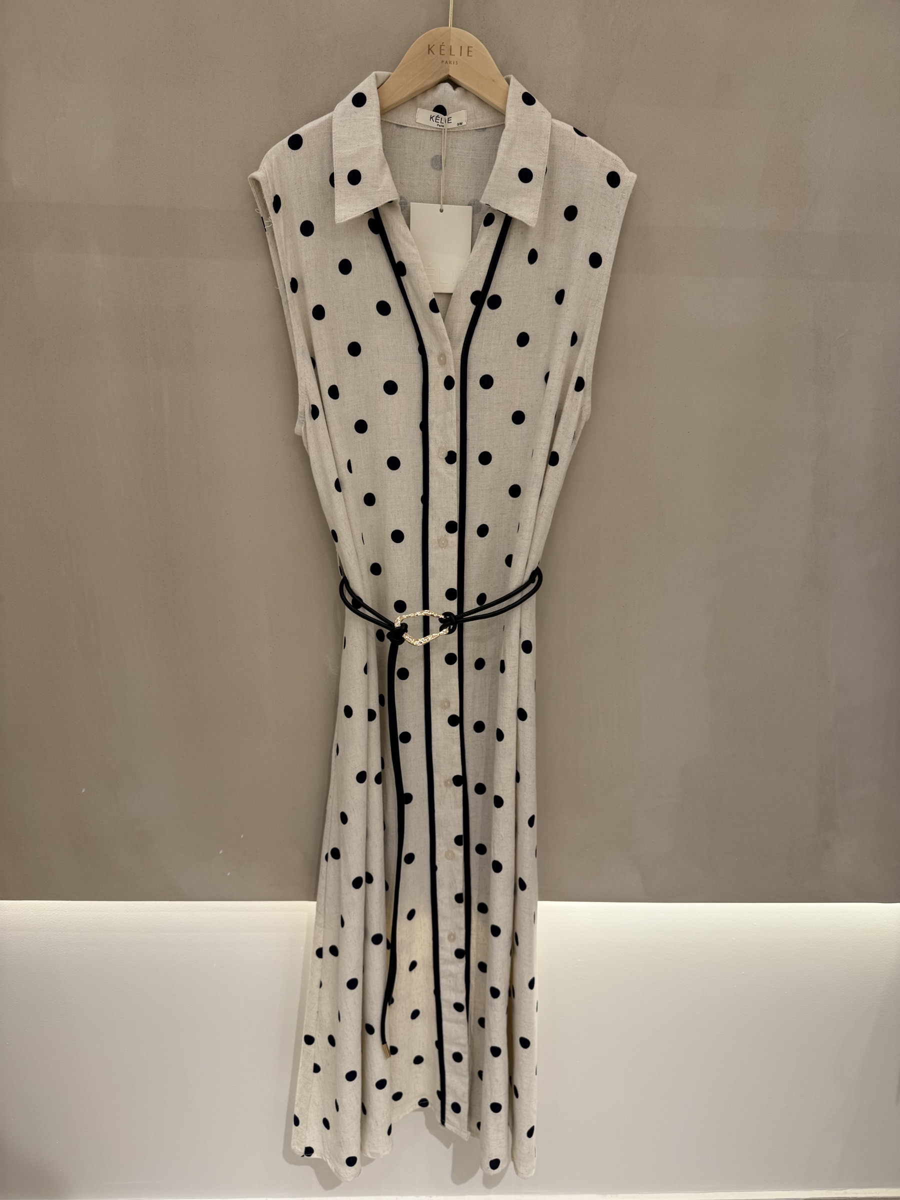 Großhändler KELIE - Maxi-Hemdkleid mit Punkten und schmalem Gürtel