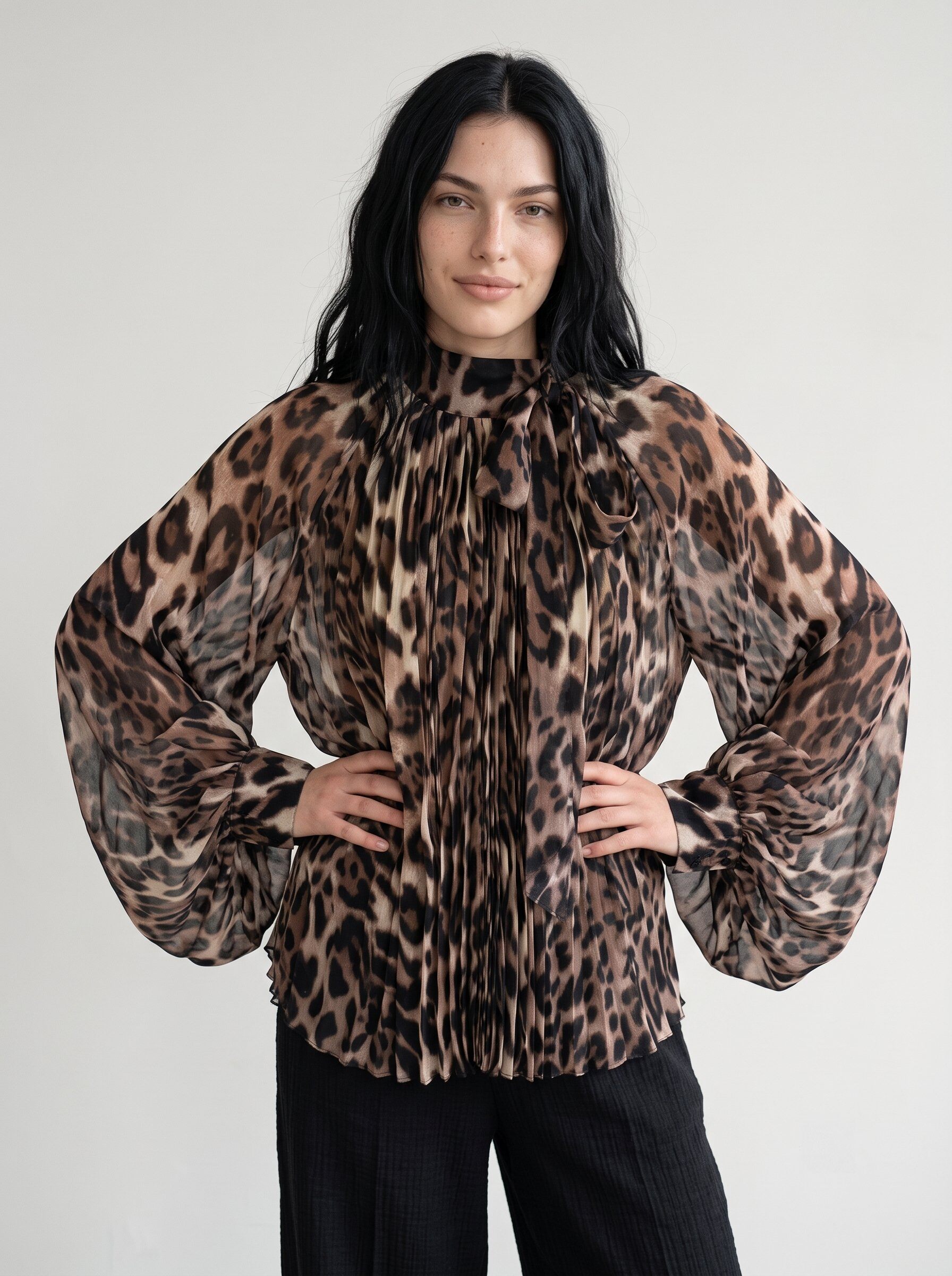 Grossista KELIE - Blusa da donna a maniche lunghe con stampa leopardata