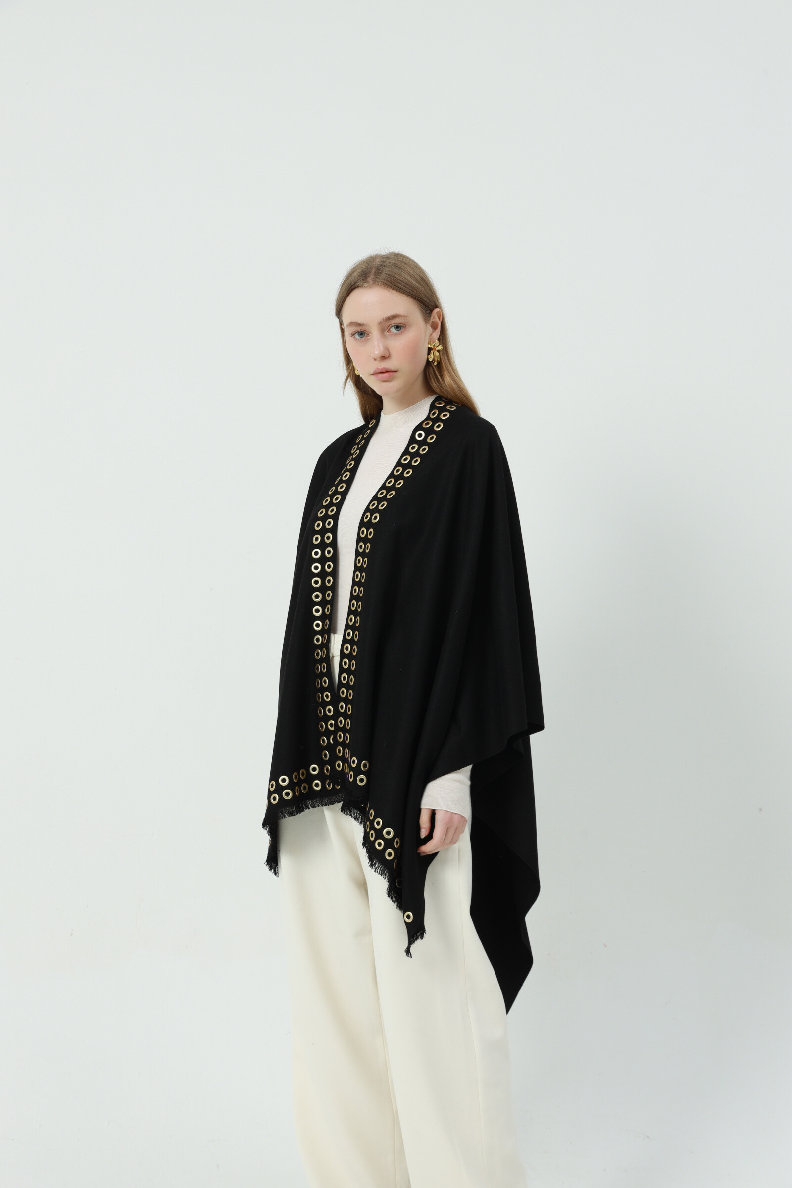 Grossista Ki&Love - Poncho con occhielli dorati