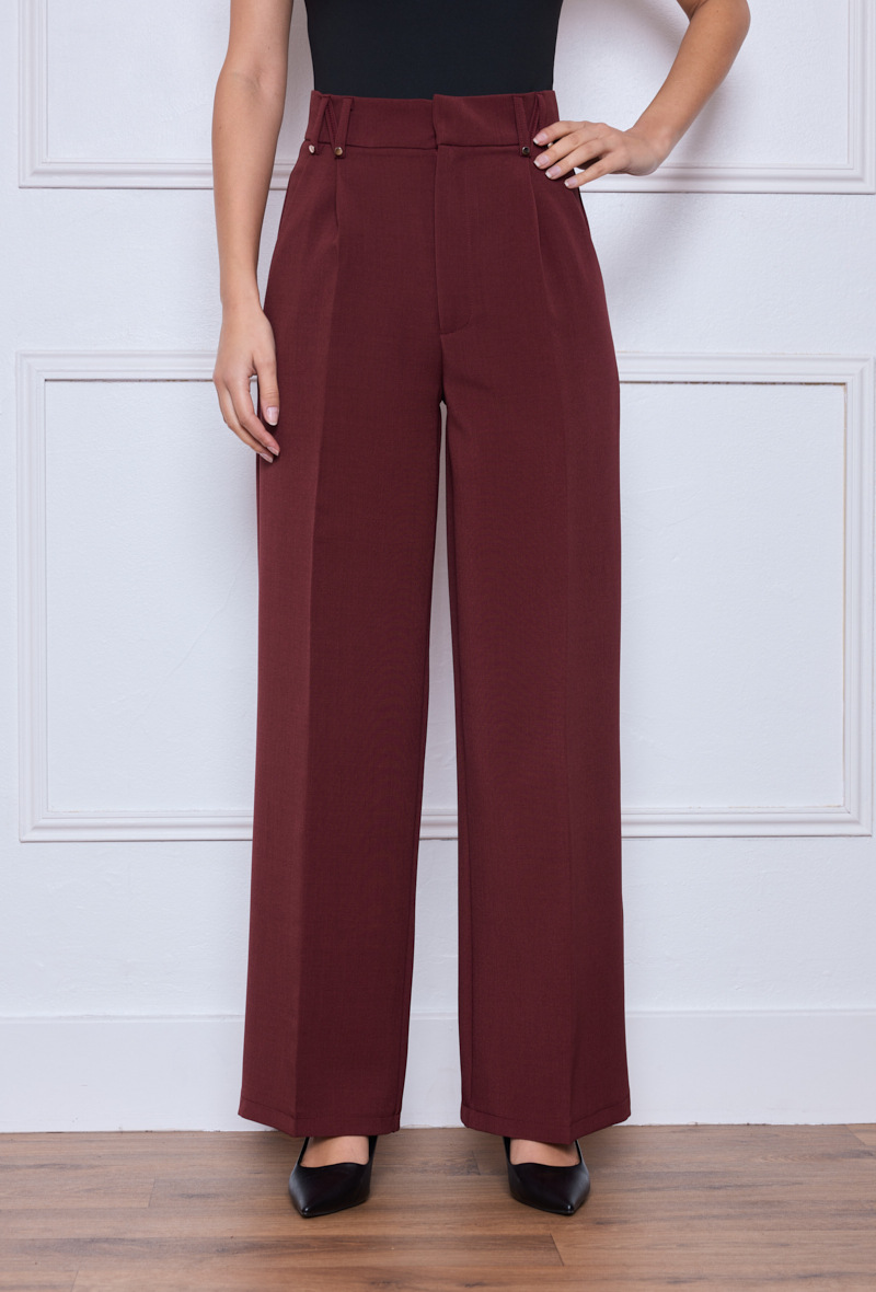 Pantalon femme élégant pour l'automne/hiver, en polyester (95%) et élasthanne (5%), avec passants cloutés, fabriqué en Chine.