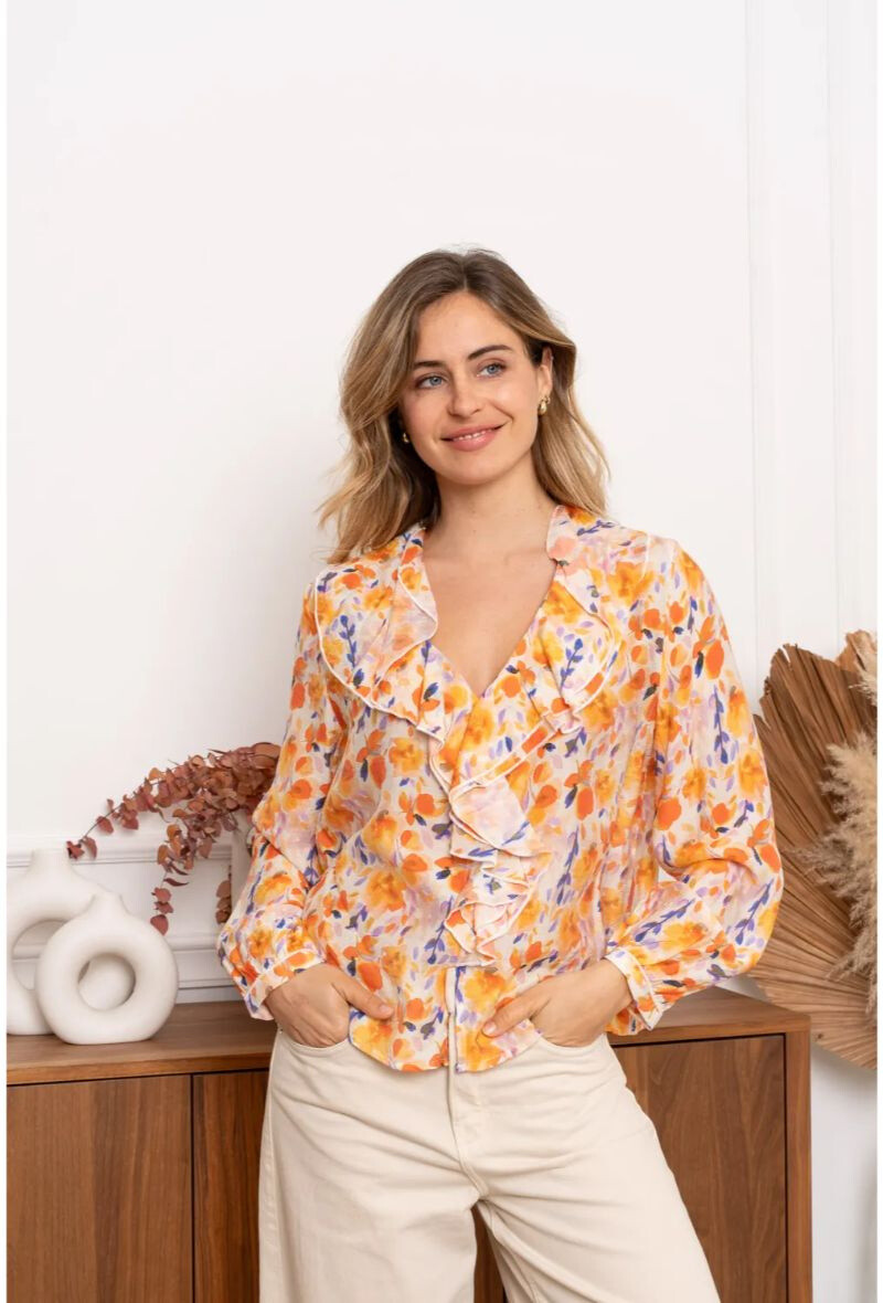 Light blouse in viscose and polyamide, ideal for spring-summer, made in China. Perfect for an elegant look.