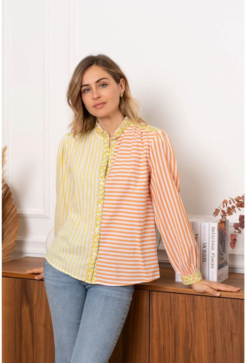 Light 100% cotton shirt, ideal for spring/summer, made in China, perfect for a fresh and feminine look.