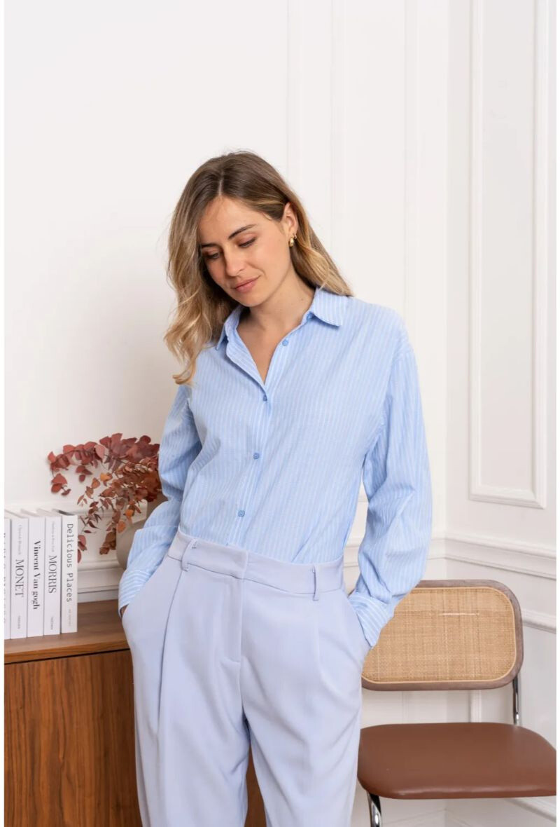 Women's spring/summer shirt, 70% cotton, 30% polyester, ideal for the hot season, made in China.