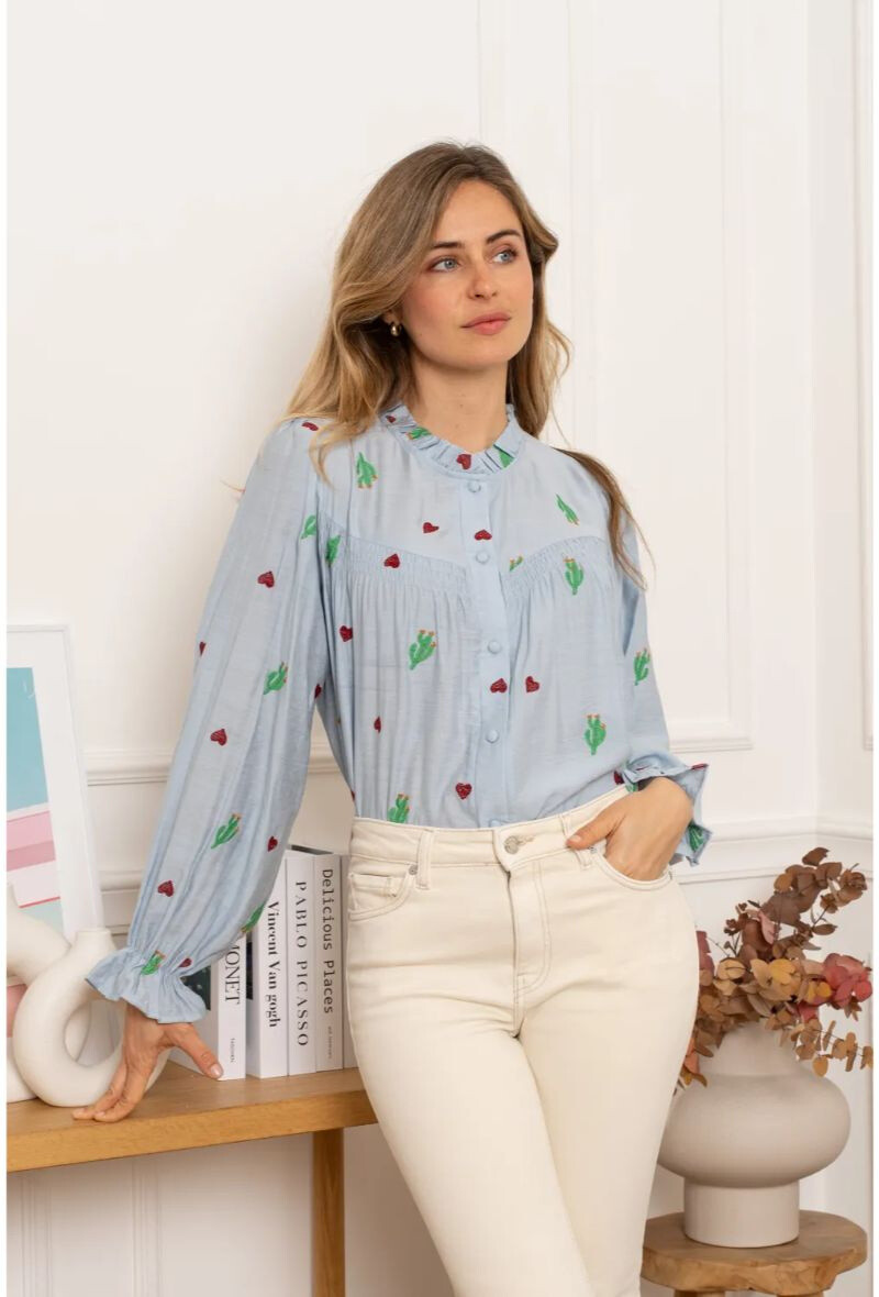 100% cotton shirt, light for women, ideal for summer 2025, made in China - freshness and elegance at the appointment.