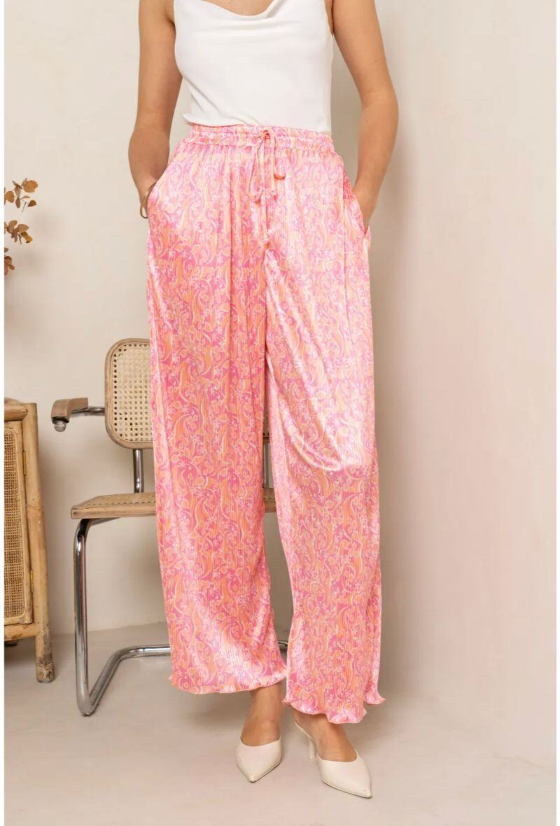 Light polyester pants, perfect for summer 2025, made in China, great for a casual look.