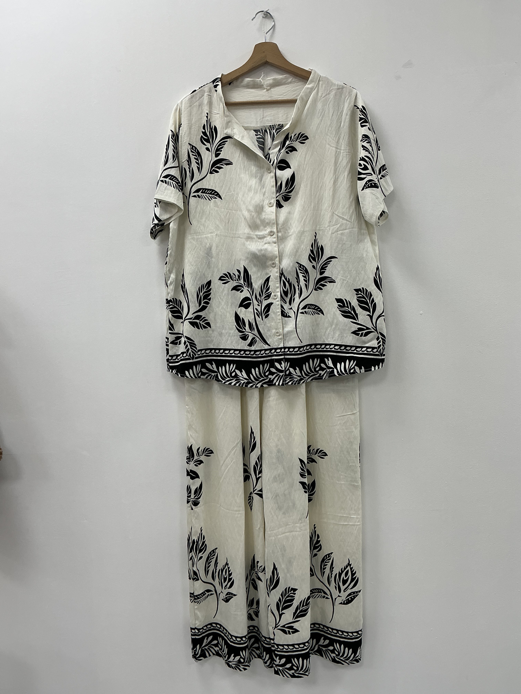 Mayorista KIS₂ - CONJUNTO MUJER, CAMISA DE MANGA CORTA CON ESTAMPADO Y PANTALONES LARGOS CON BOLSILLOS