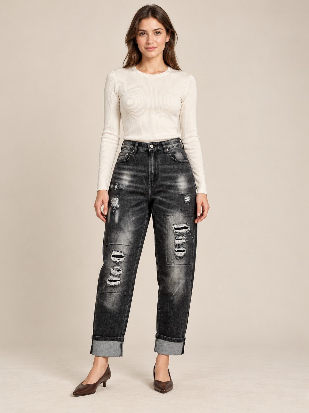 Großhändler KIS₂ - LANGE SCHWARZE GEWASCHENE JEANS MIT RISSEN UND FRANSEN AN DEN BEINEN MITTLERE TAILLE REISSVERSCHLUSS UND KNOPF MIT TASCHEN IN GRÖSSEN ERHÄLTLICH