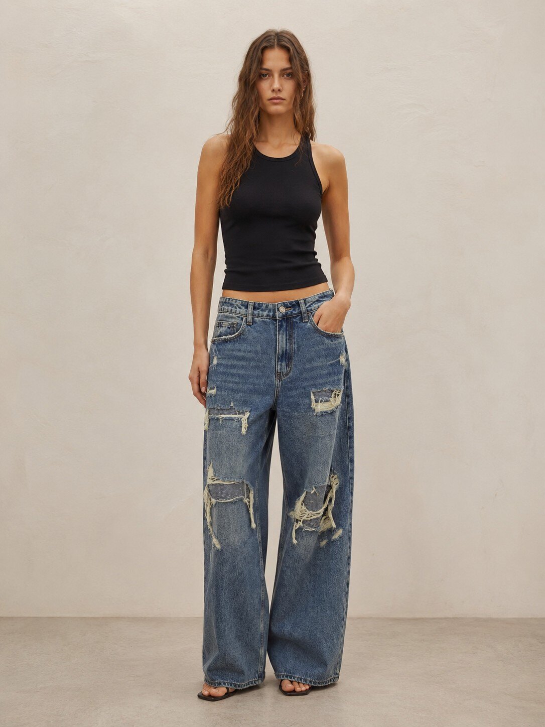Grossiste KIS₂ - JEAN DROIT CARINA AVEC TROUS ET PAILLETTES SUR LE DEVANT POCHES CONFORTABLES DISPONIBLE EN TAILLES