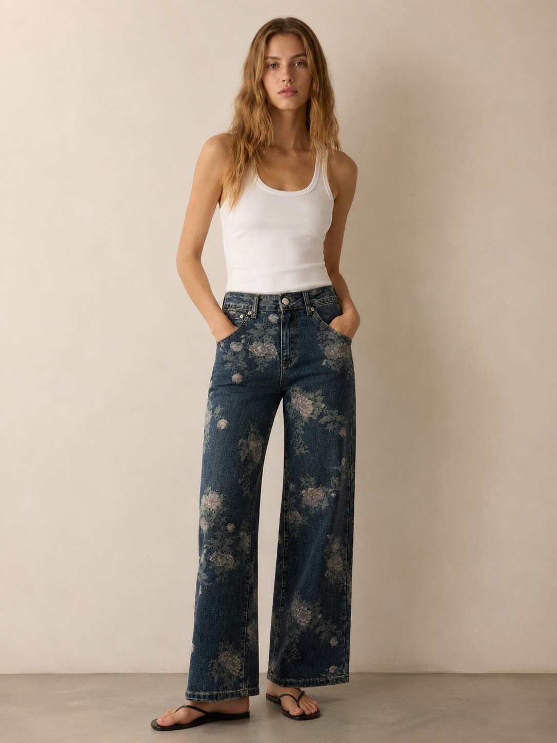 Wholesaler KIS₂ - FLORAL STRAIGHT-LEG JEANS COMFORTABLE WITH POCKETS IN SIZES