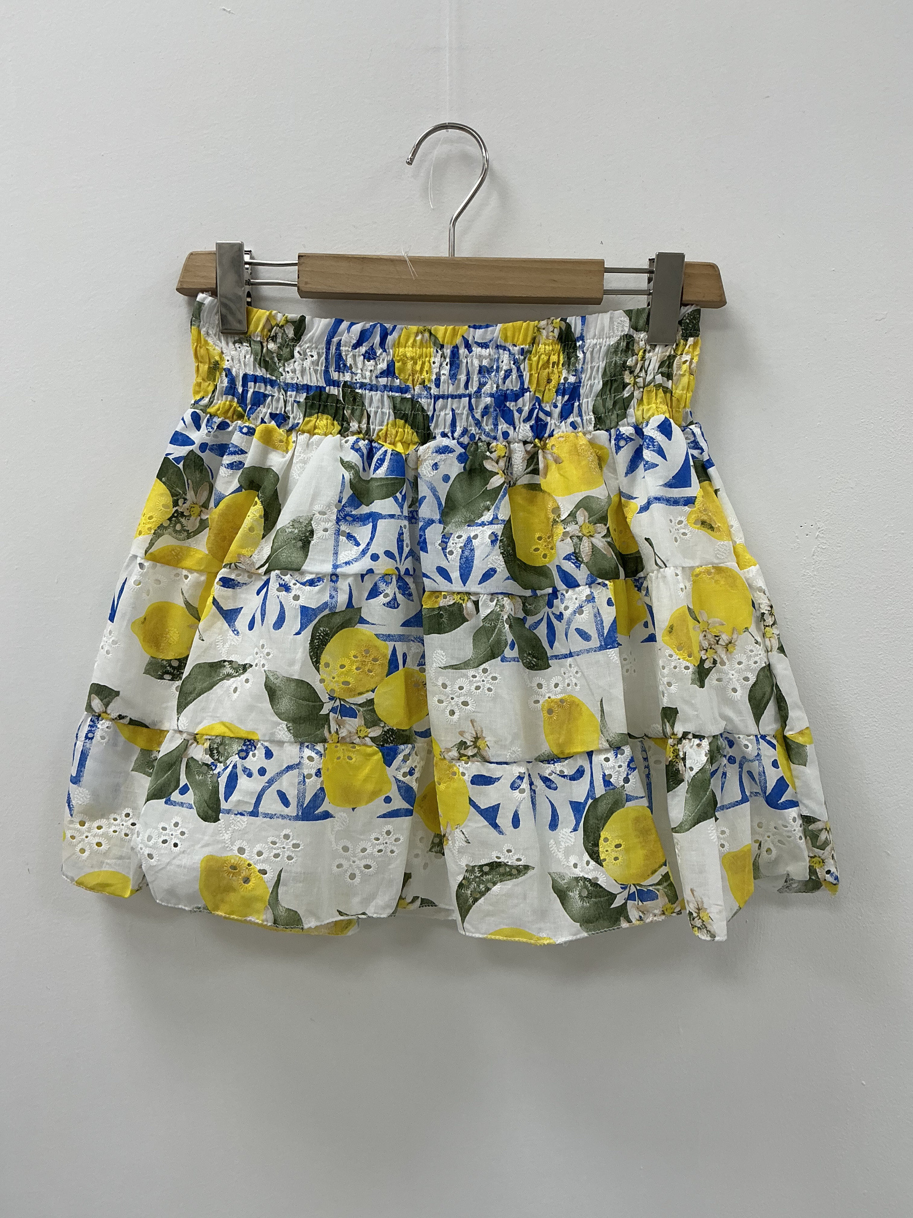 Großhändler KIS₂ - MINIROCK-SHORTS MIT SANGALLO-STICKEREI UND ZITRONENMUSTER ELASTISCH HÜBSCH EINHEITSGRÖSSE