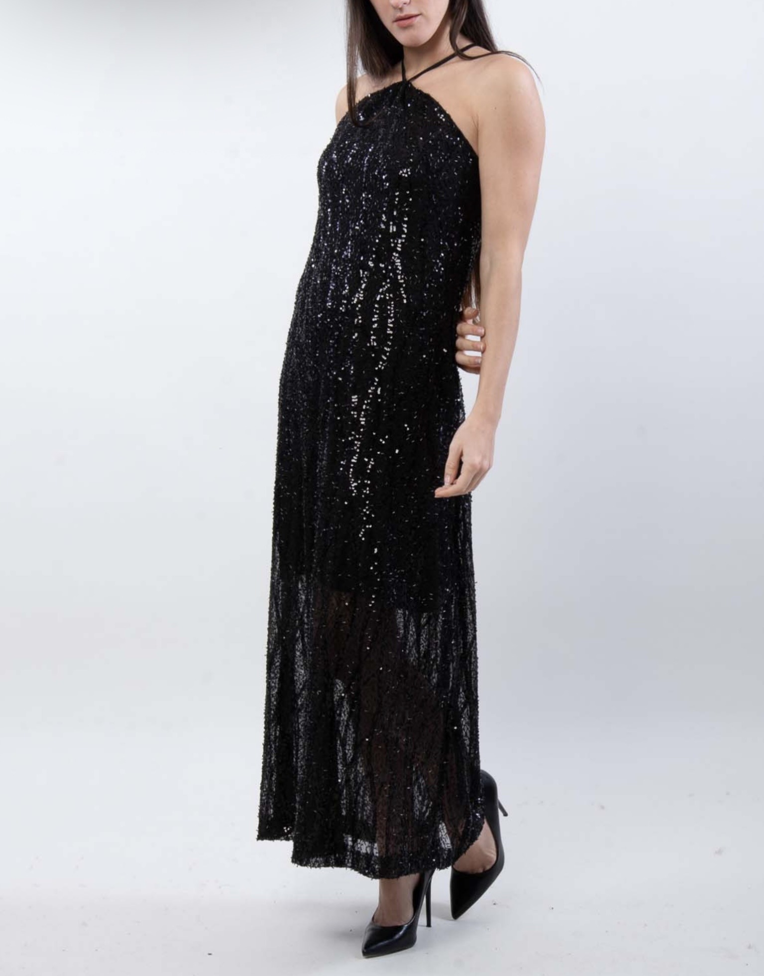Wholesaler KIS₂ - Elegant long dress for party, with sequins, halter neckline, sleeveless.