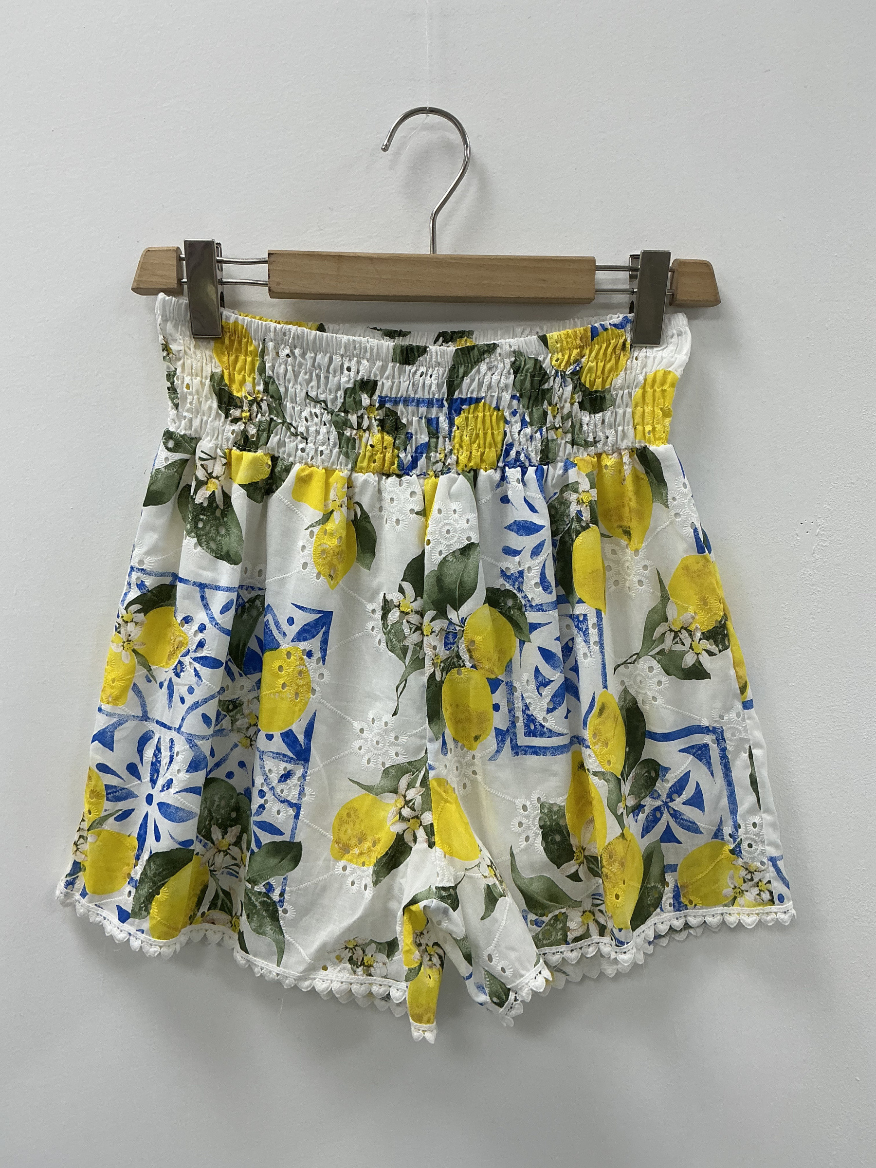 Großhändler KIS₂ - ELASTISCHE LOCHSTICKEREI-SHORTS MIT VERSCHIEDENEN ZITRONENPRINTS EINHEITSGRÖSSE