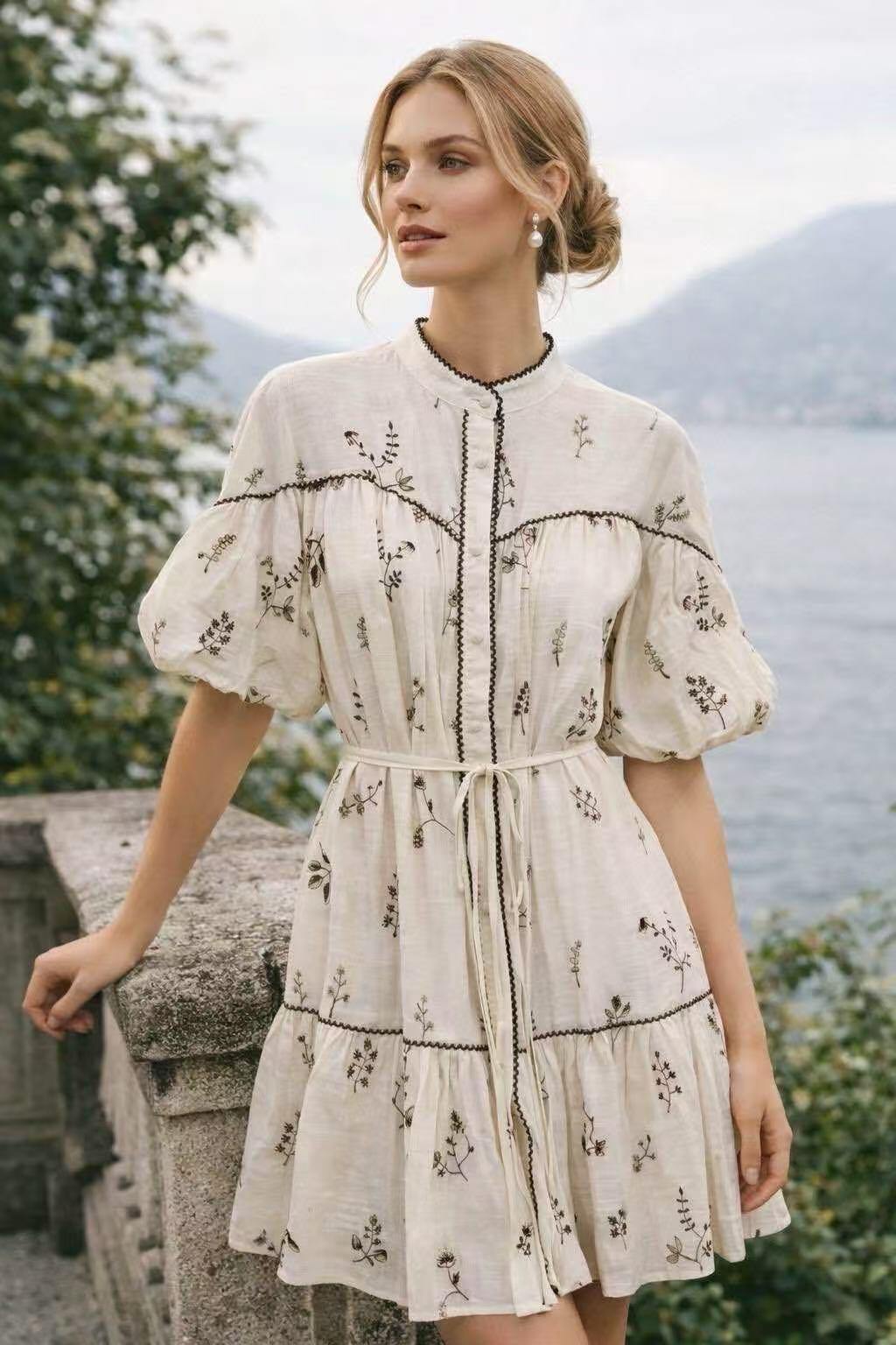 Wholesaler KIS₂ - CHARMING VINTAGE SHORT DRESS HALF SLEEVE MANDARIN COLLAR FRONT BUTTONS PAIRED WITH BELT ONE SIZE