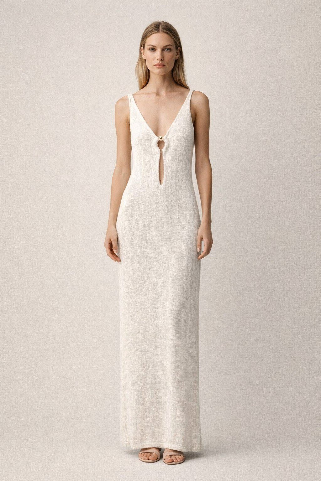Wholesaler KIS₂ - SHIMMERING KNIT DRESS WITH A SEXY V-NECK, SLEEVELESS AND ELEGANT SOLID COLOR PERFECT FOR SUMMER AT THE BEACH