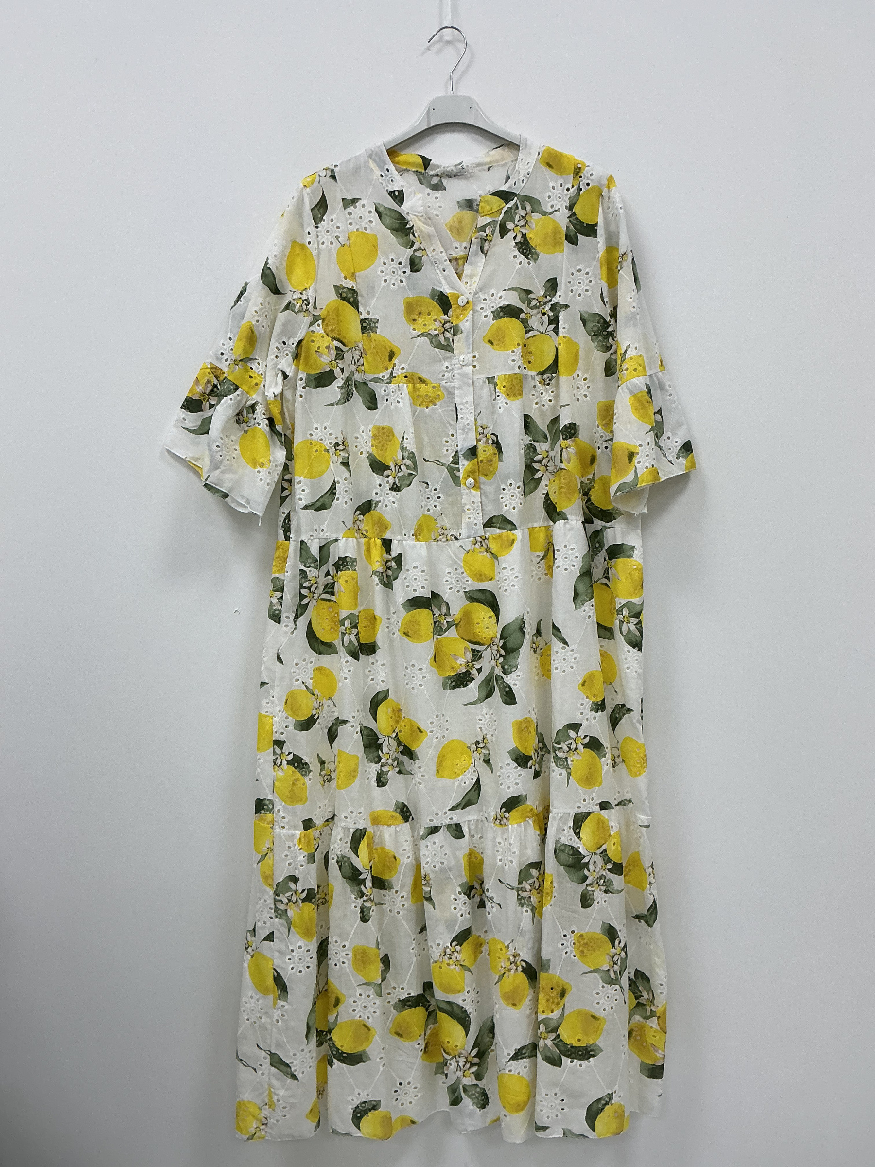 Wholesaler KIS₂ - LOOSE SHIRT DRESS IN EYELET EMBROIDERY WITH LEMON PRINT HALF SLEEVE COTTON FRONT ONE SIZE