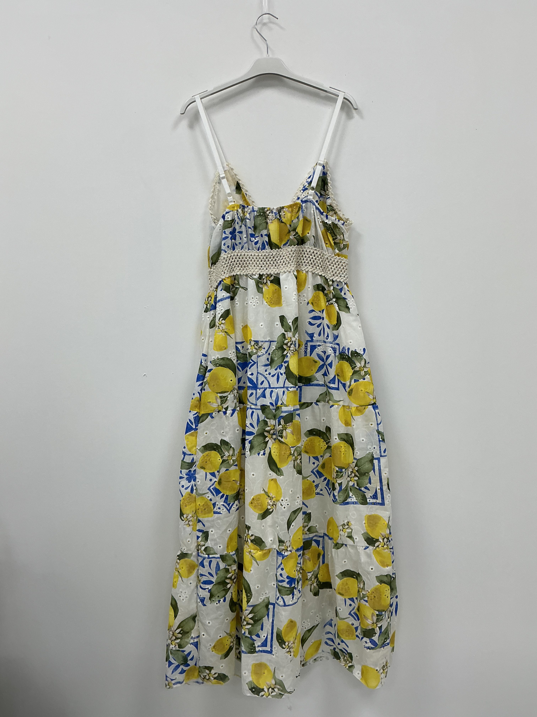 Wholesaler KIS₂ - Women's long dress in eyelet lace with print, sleeveless