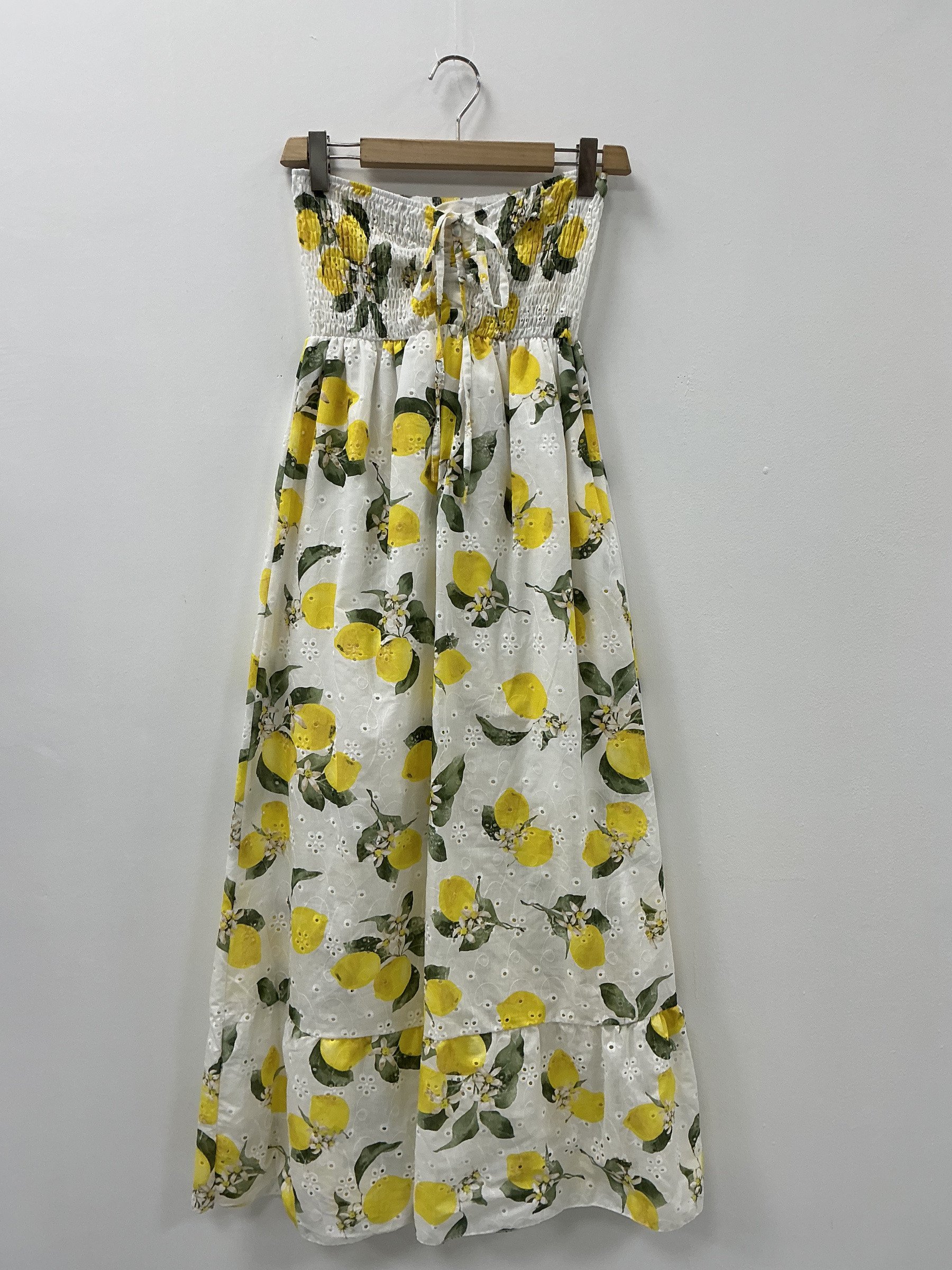 Wholesaler KIS₂ - LONG SLEEVELESS OFF-SHOULDER ELASTIC DRESS WITH LEMON PRINT COMFORTABLE ONE SIZE