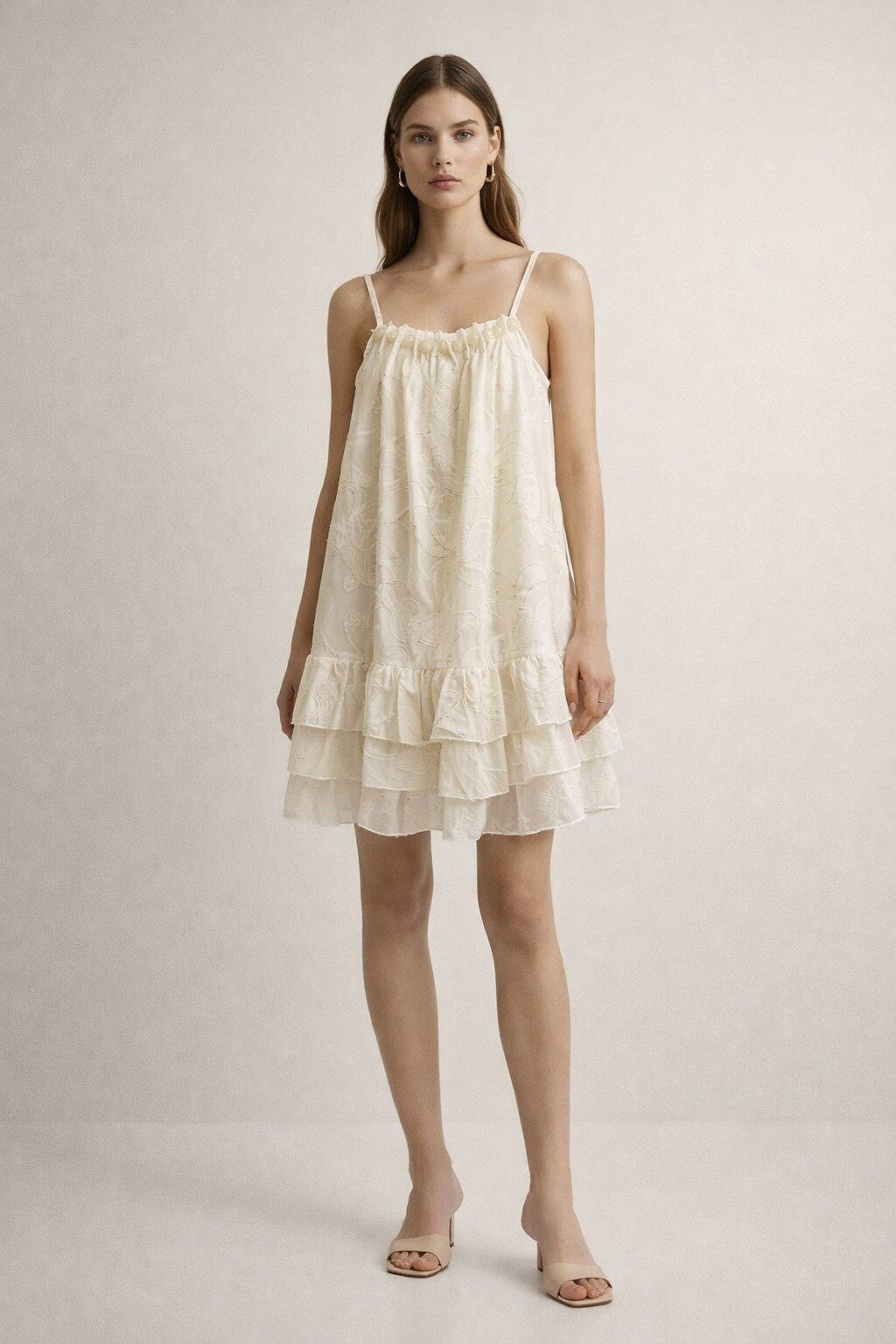 Wholesaler KIS₂ - SLEEVELESS SHORT DRESS WITH FRONT BEADING SOLID COLOR ONE SIZE