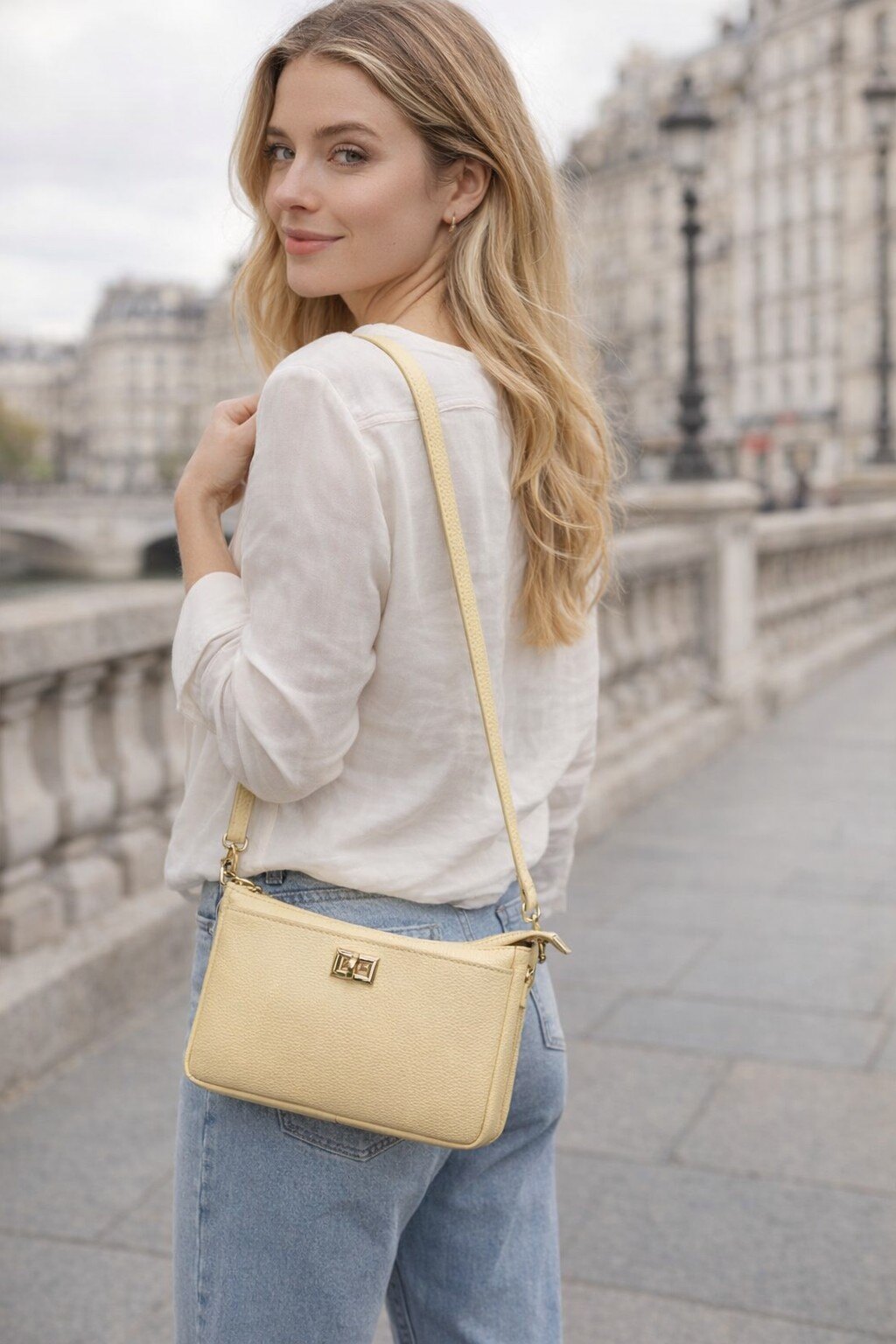 Wholesaler KIS₂ - GENUINE LEATHER BAGS